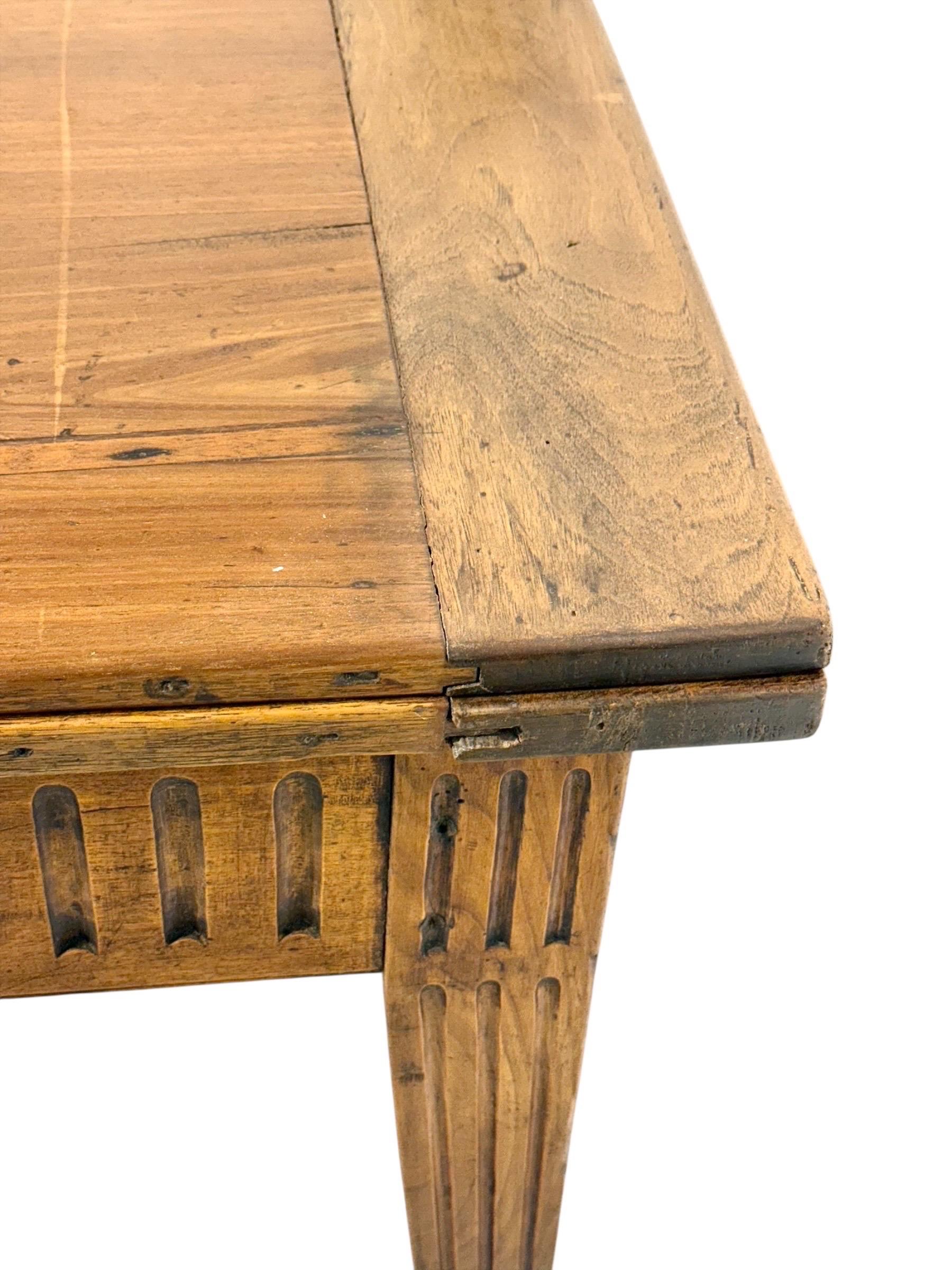 18th Century Louis XVI Walnut Table with Fluted Carvings For Sale 11