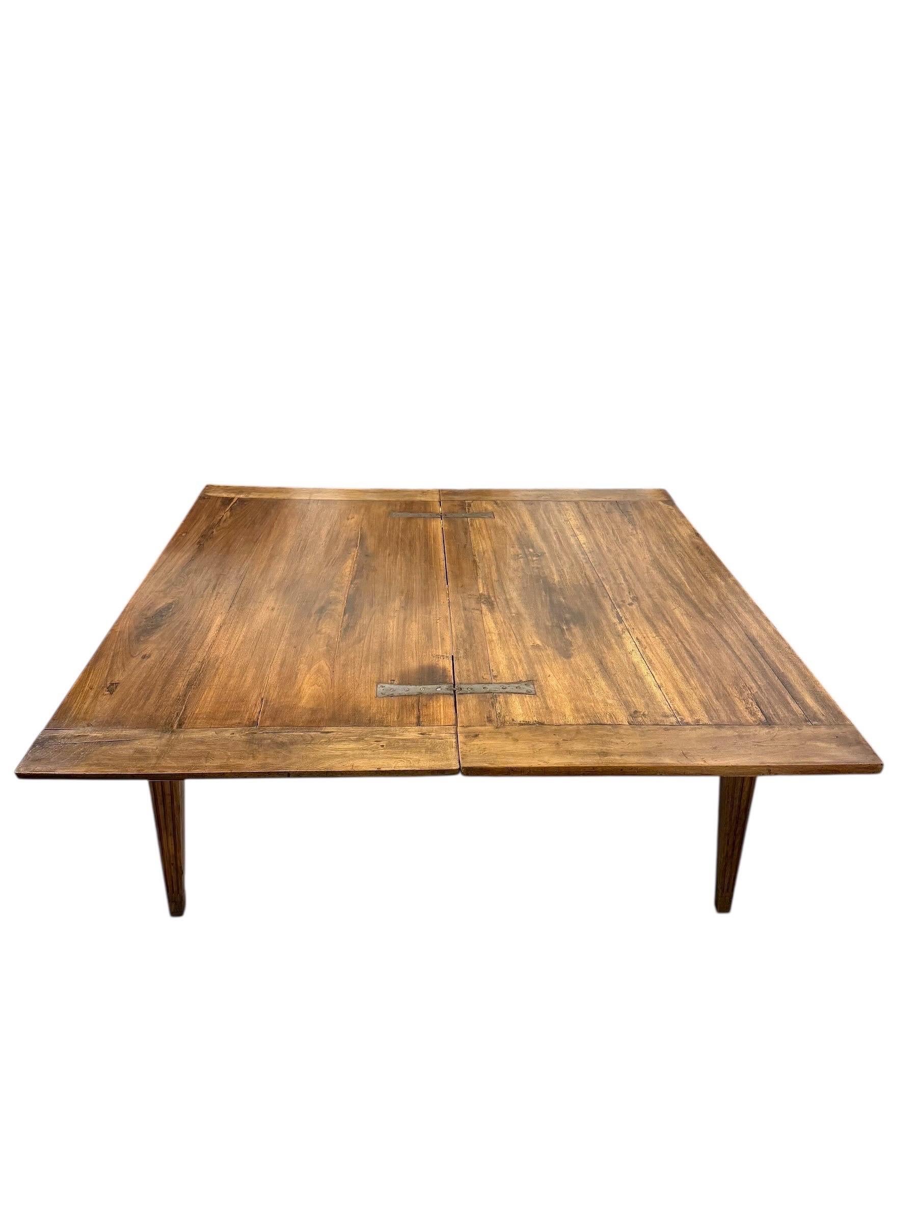 18th Century Louis XVI Walnut Table with Fluted Carvings For Sale 13