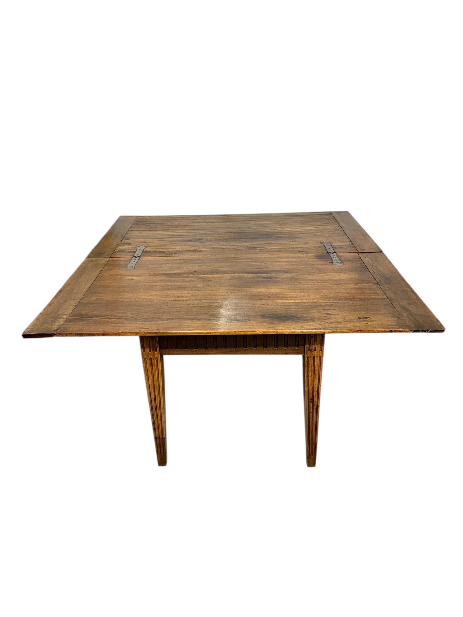 18th Century Louis XVI Walnut Table with Fluted Carvings For Sale 14