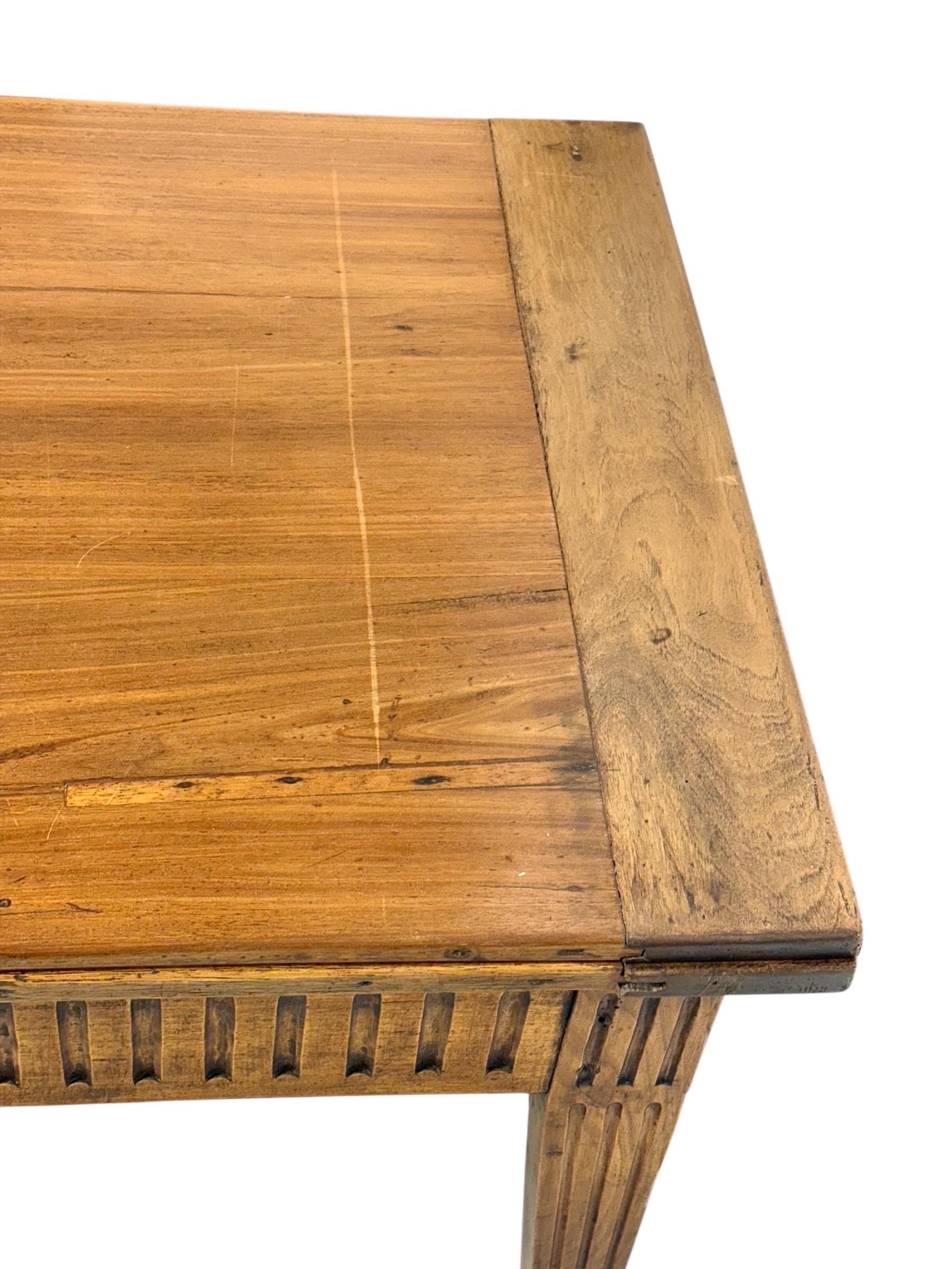 French 18th Century Louis XVI Walnut Table with Fluted Carvings For Sale