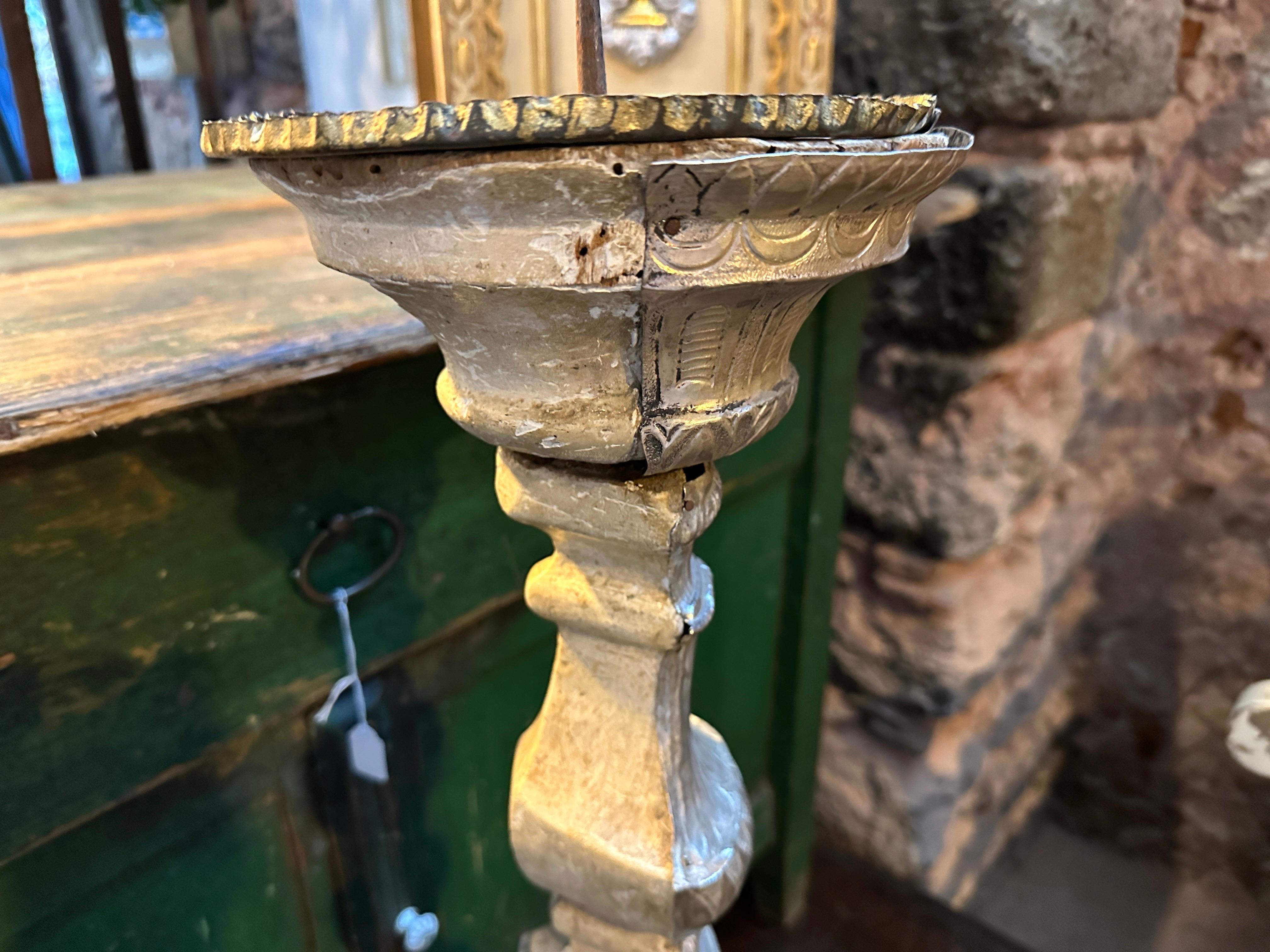 Sizilianische private Kirchentorcher aus Holz und Metall im Louis-XVI-Stil des 18. Jahrhunderts im Angebot 5