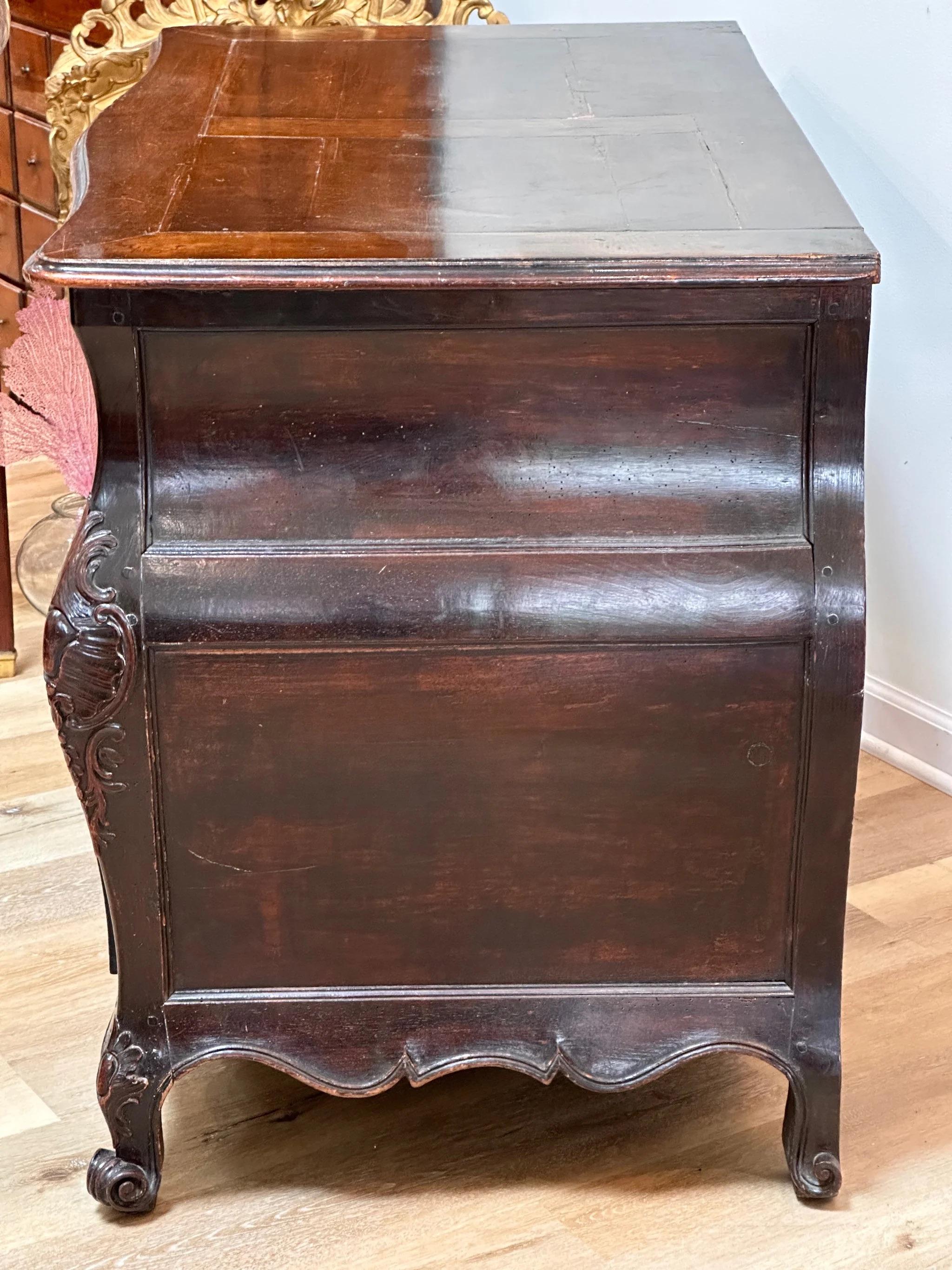 18th Century and Earlier 18th Century Louise XV French Walnut Bombe Commode For Sale