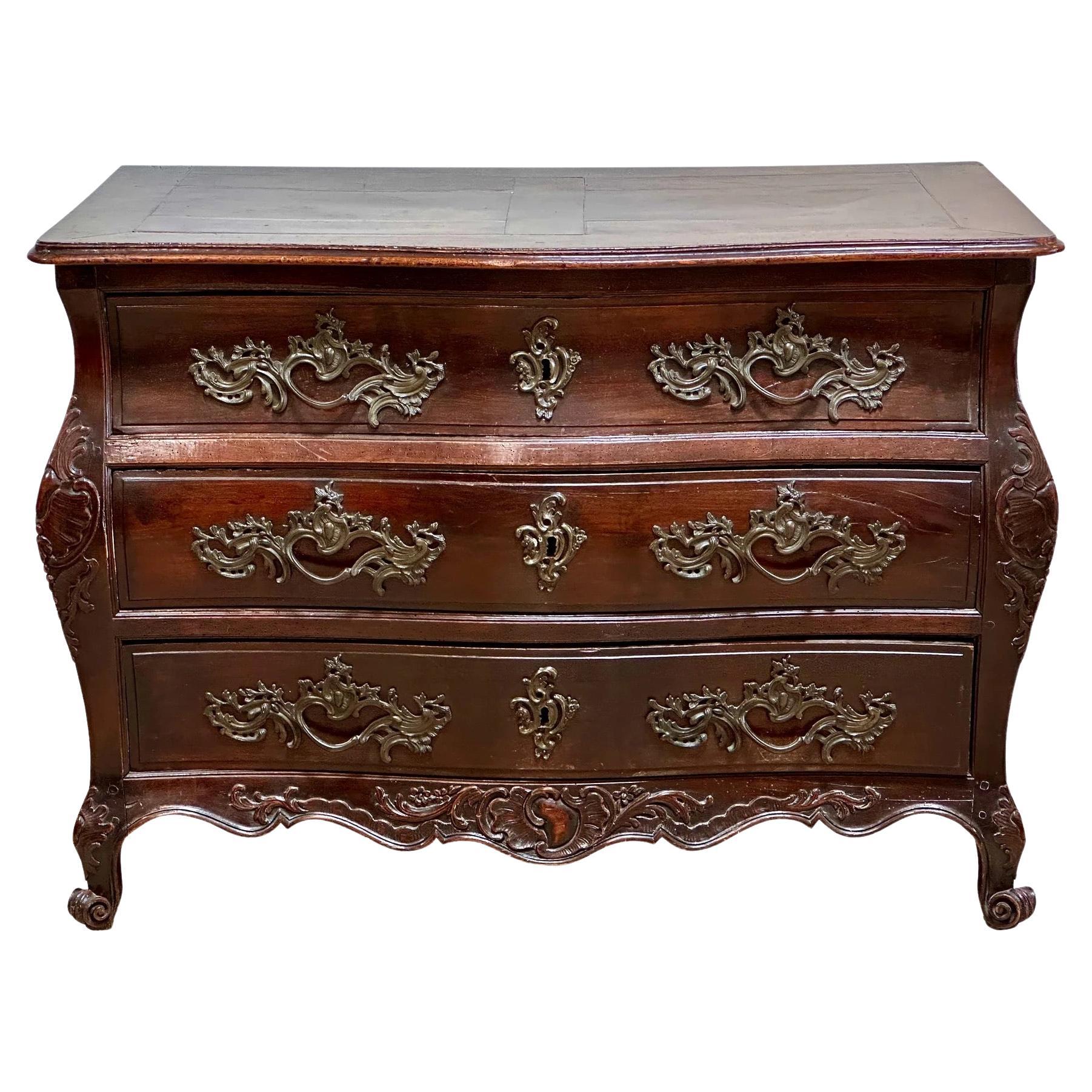 18th Century Louise XV French Walnut Bombe Commode For Sale