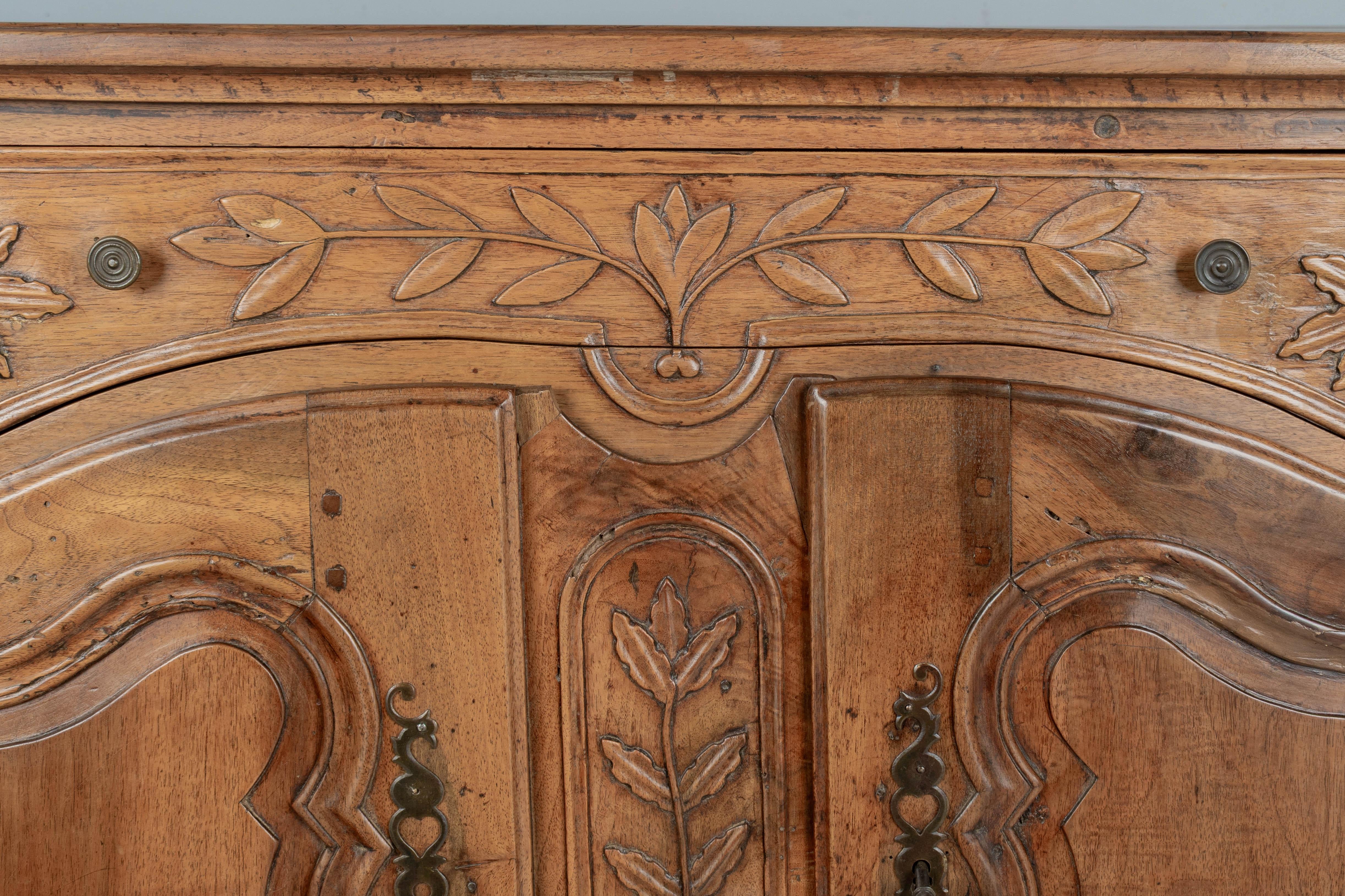 18th Century Louix XV French Provençal Buffet or Sideboard For Sale 6