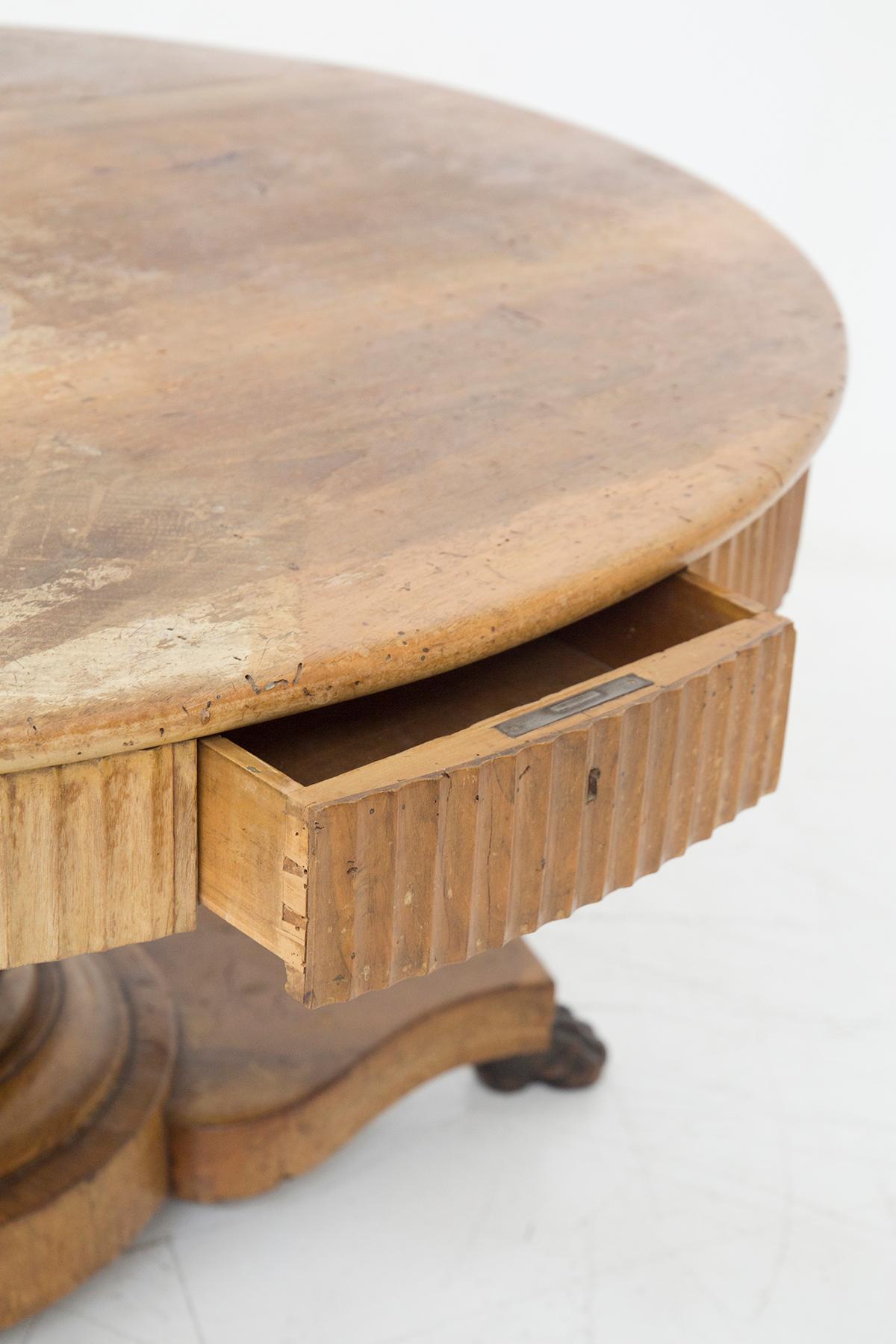 Lucchese Empire-Tisch aus Nussbaumholz, 18. Jahrhundert im Angebot 4