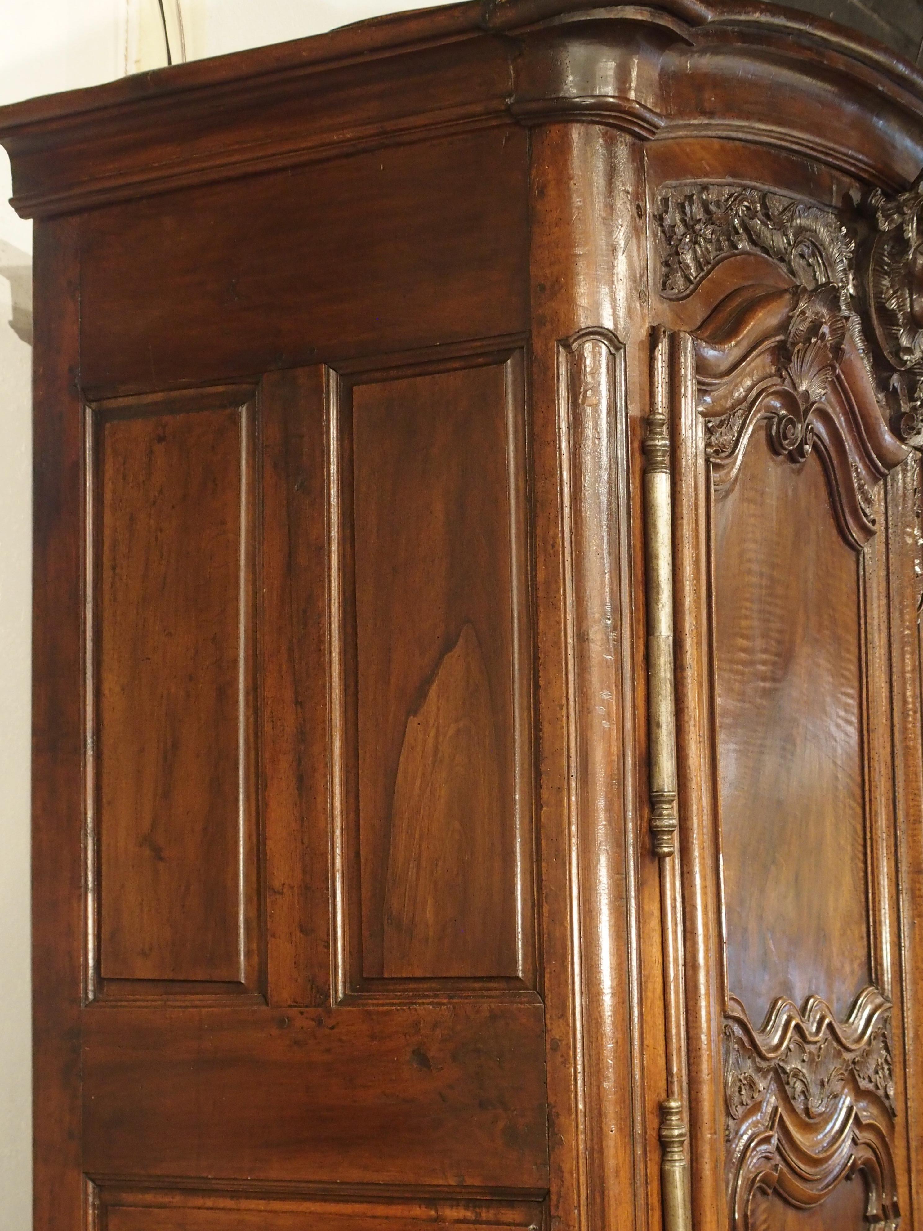 18th Century Lyonnaise Armoire in Carved Walnut Wood 2
