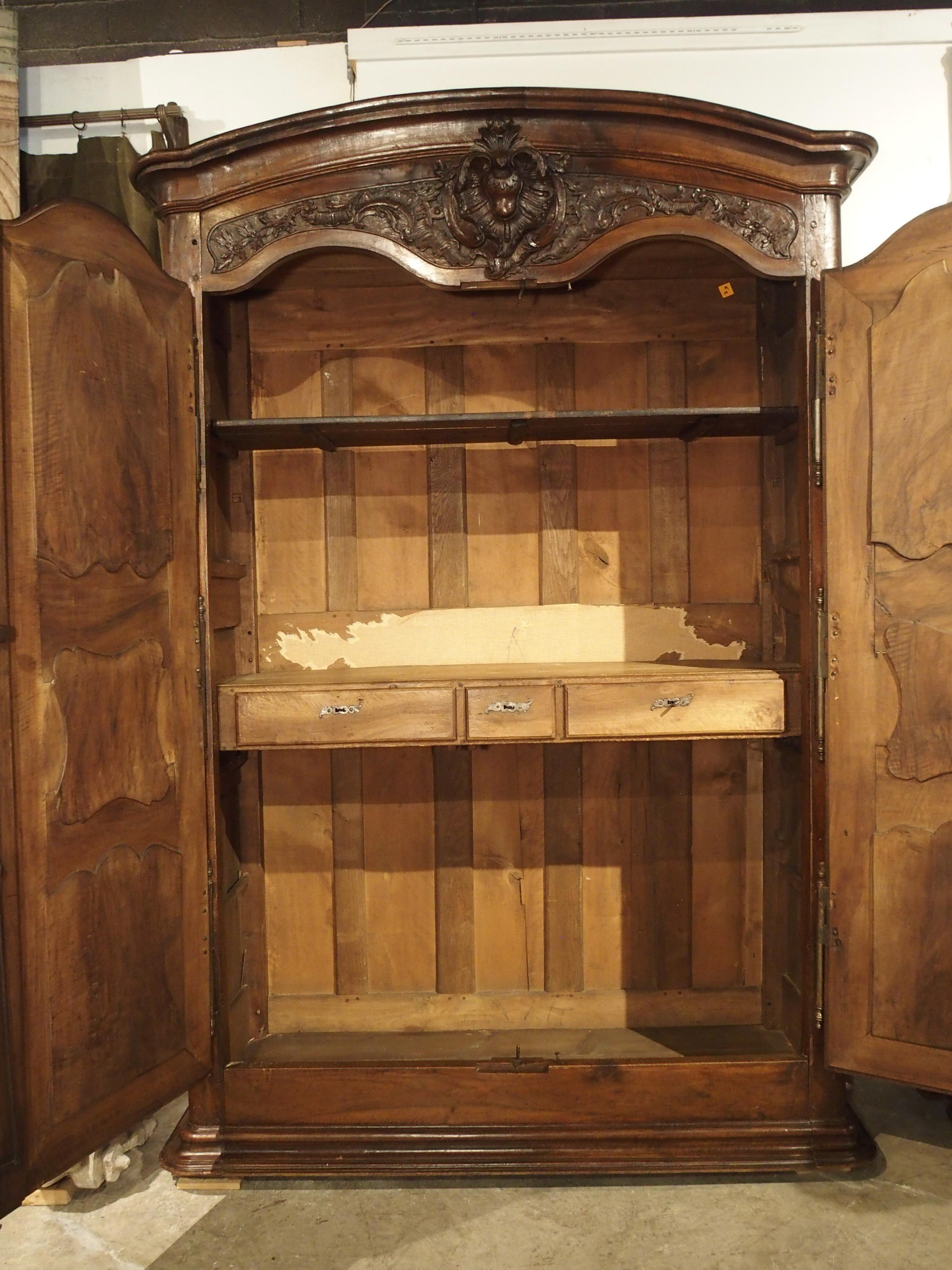 18th Century Lyonnaise Armoire in Carved Walnut Wood 8