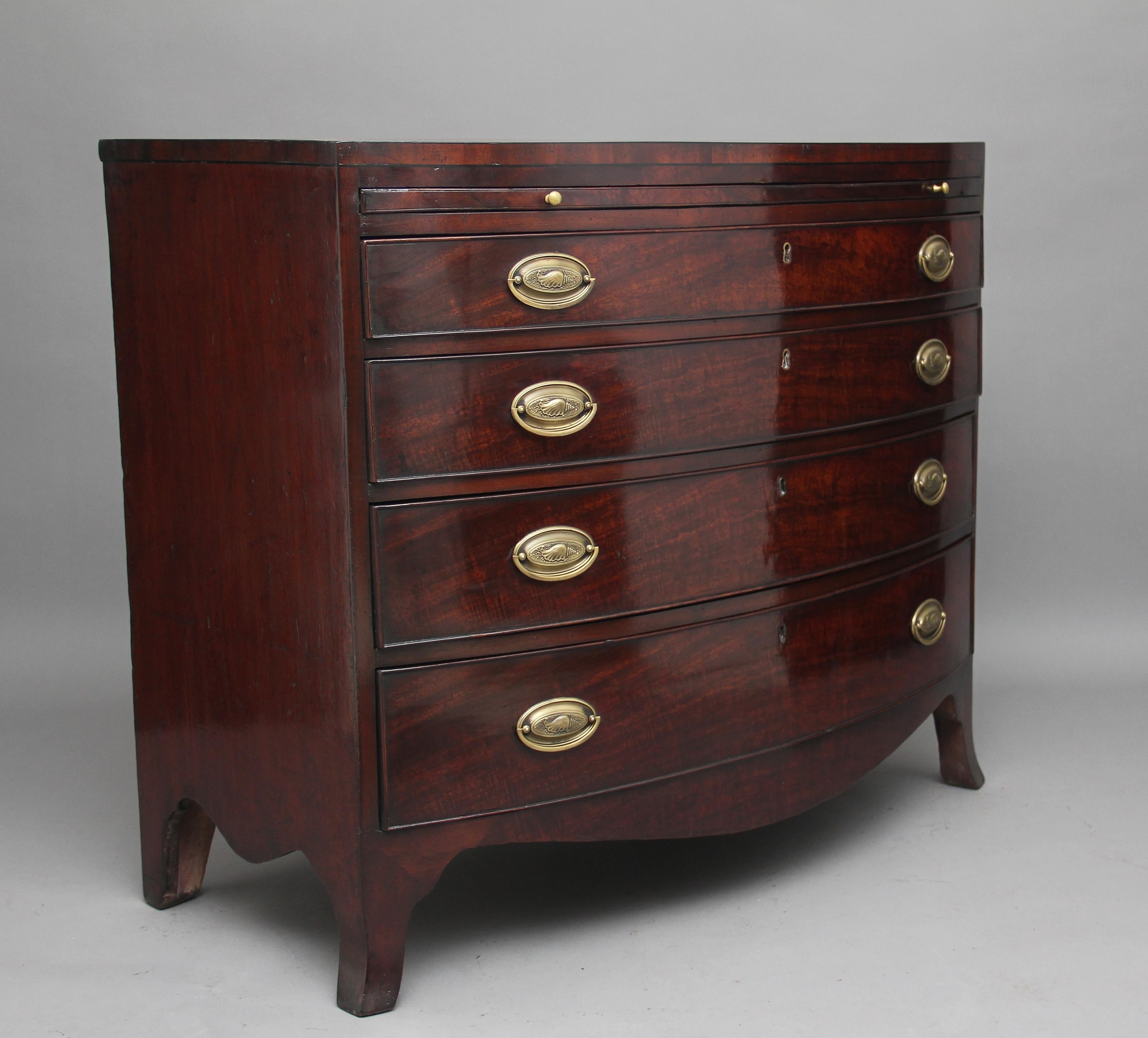 18th Century Mahogany Bowfront Chest In Good Condition In Martlesham, GB