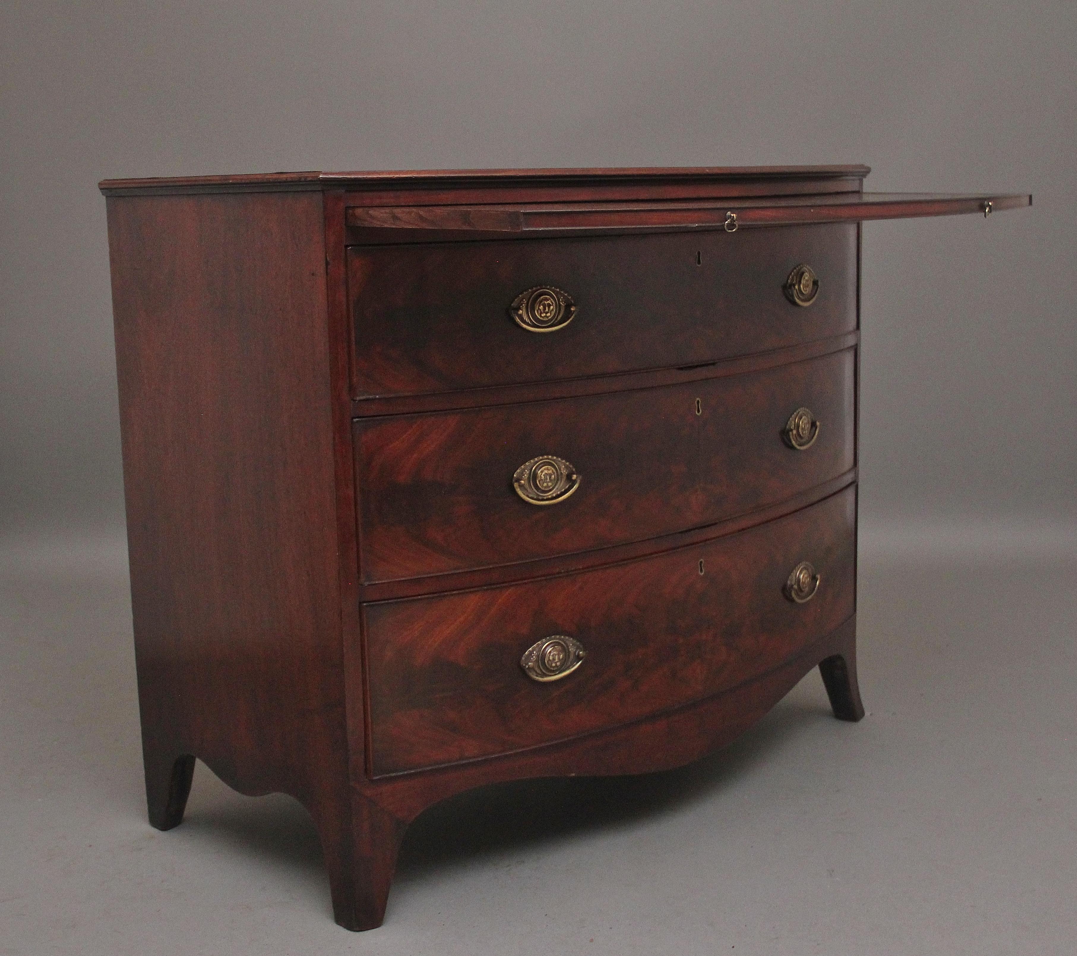 British 18th Century mahogany bowfront chest of drawers For Sale