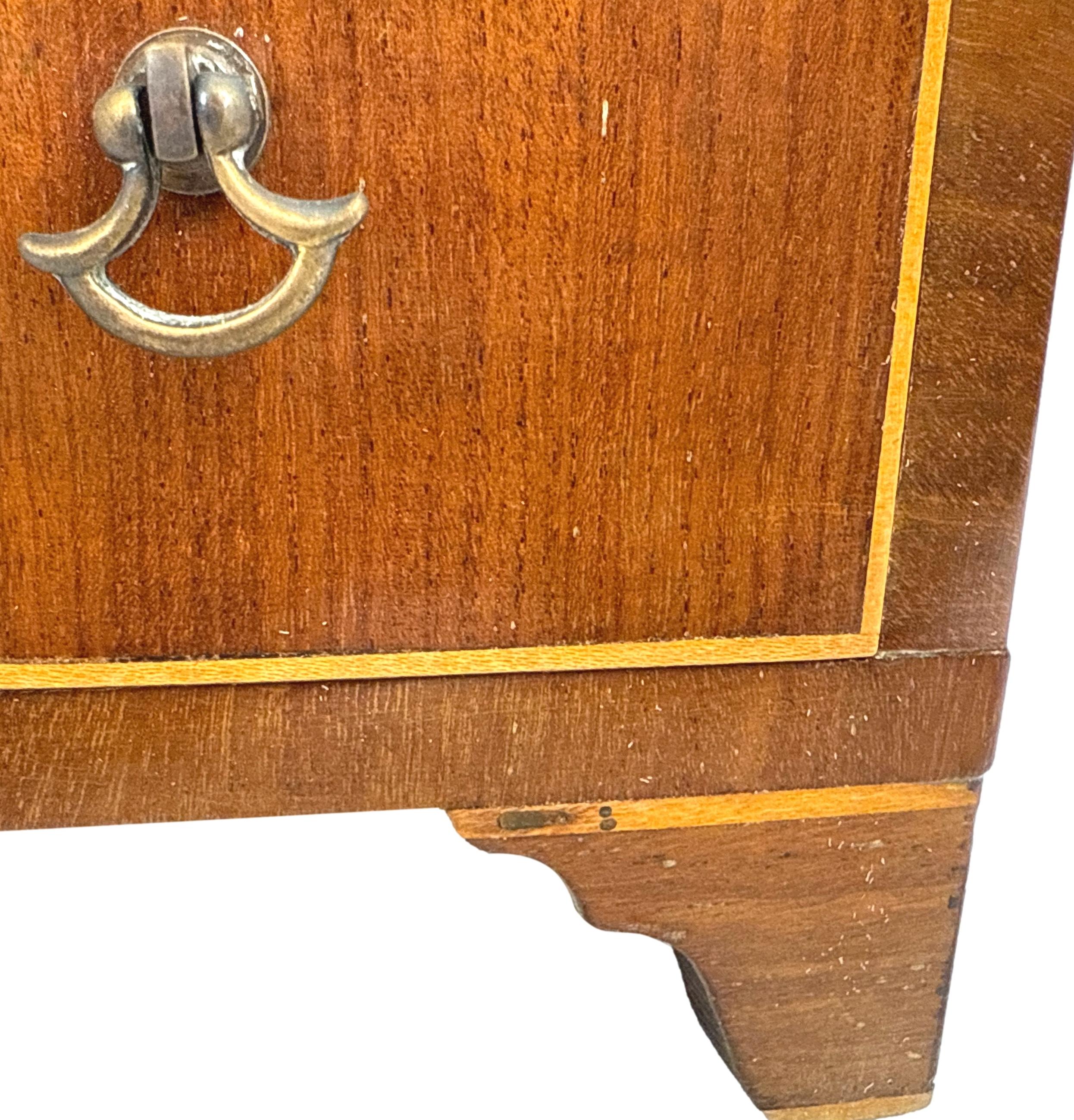 18th Century Mahogany Bowfront Dressing Table Mirror For Sale 5