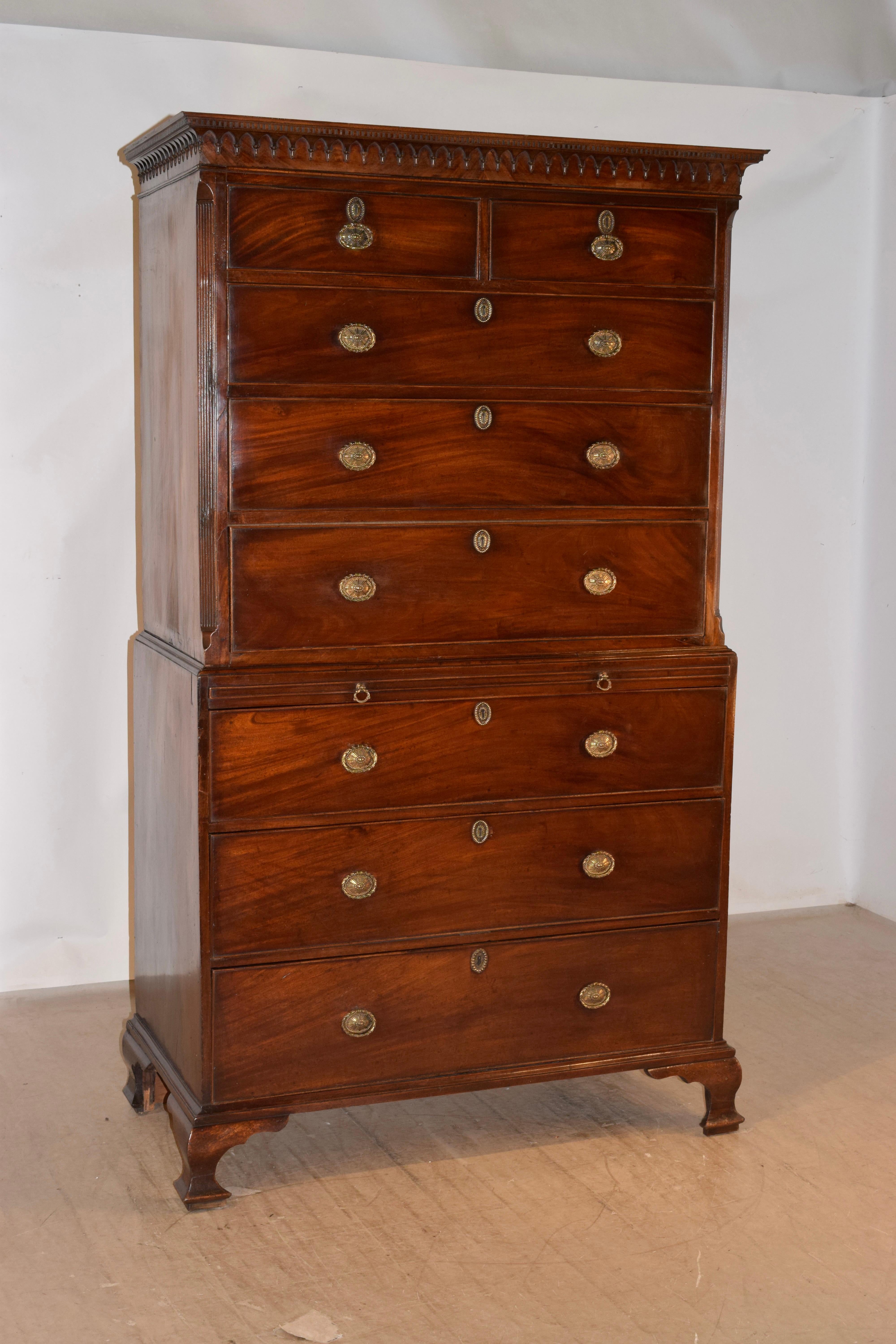 Chippendale 18th Century Mahogany Chest on Chest For Sale