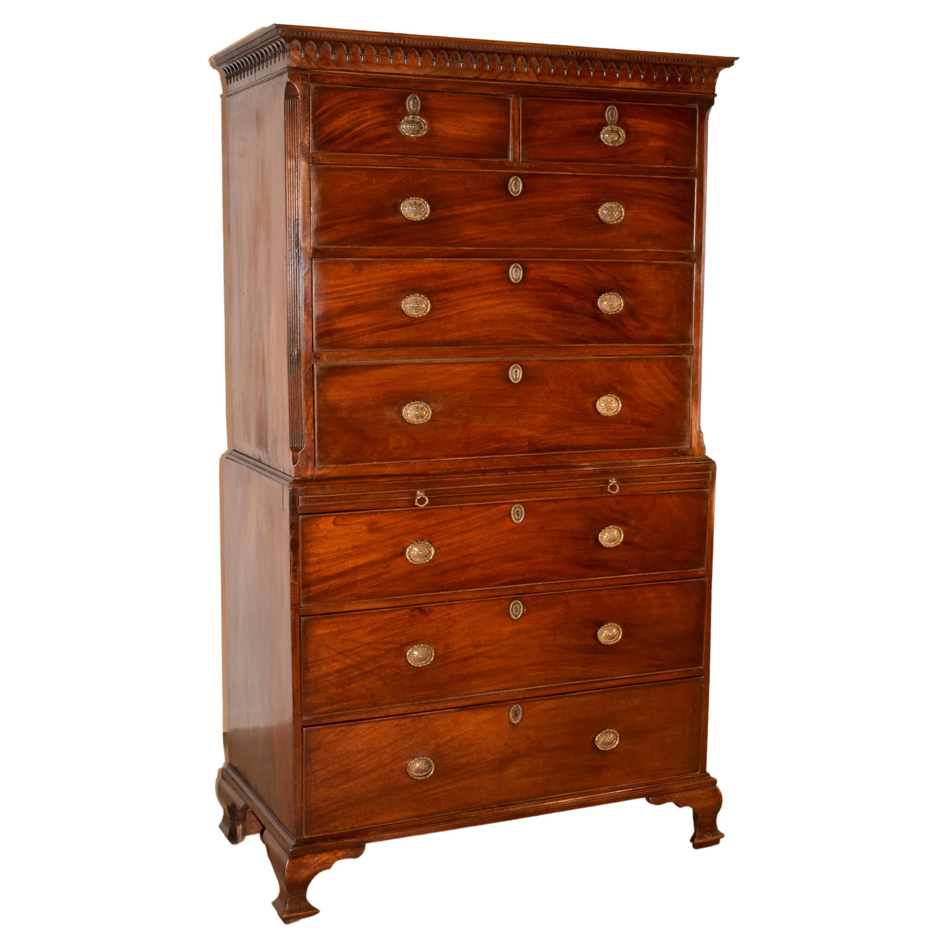 18th Century Mahogany Chest on Chest For Sale