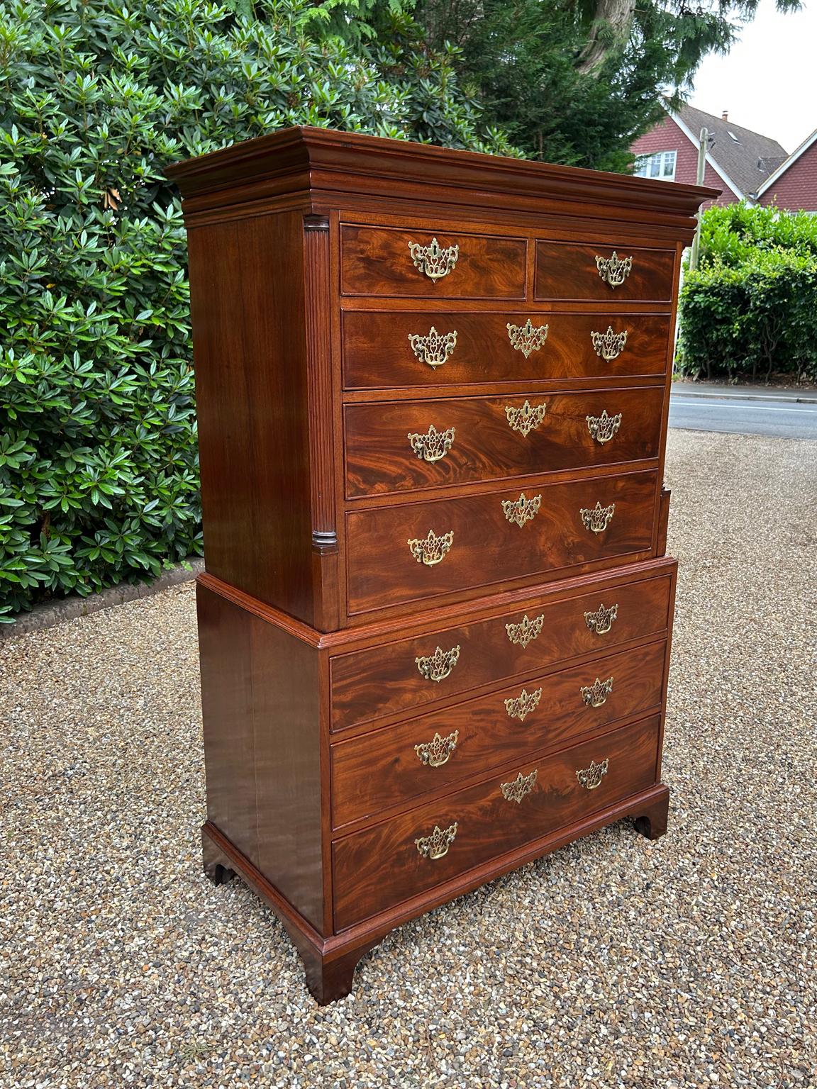 Inglese Cassapanca in mogano del XVIII secolo (Tallboy) in vendita