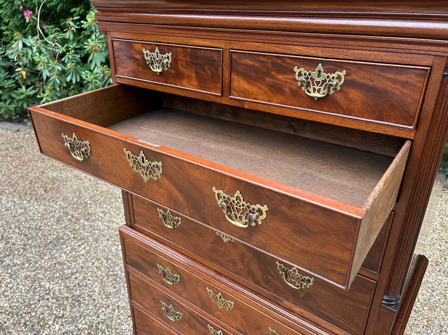 Mogano Cassapanca in mogano del XVIII secolo (Tallboy) in vendita