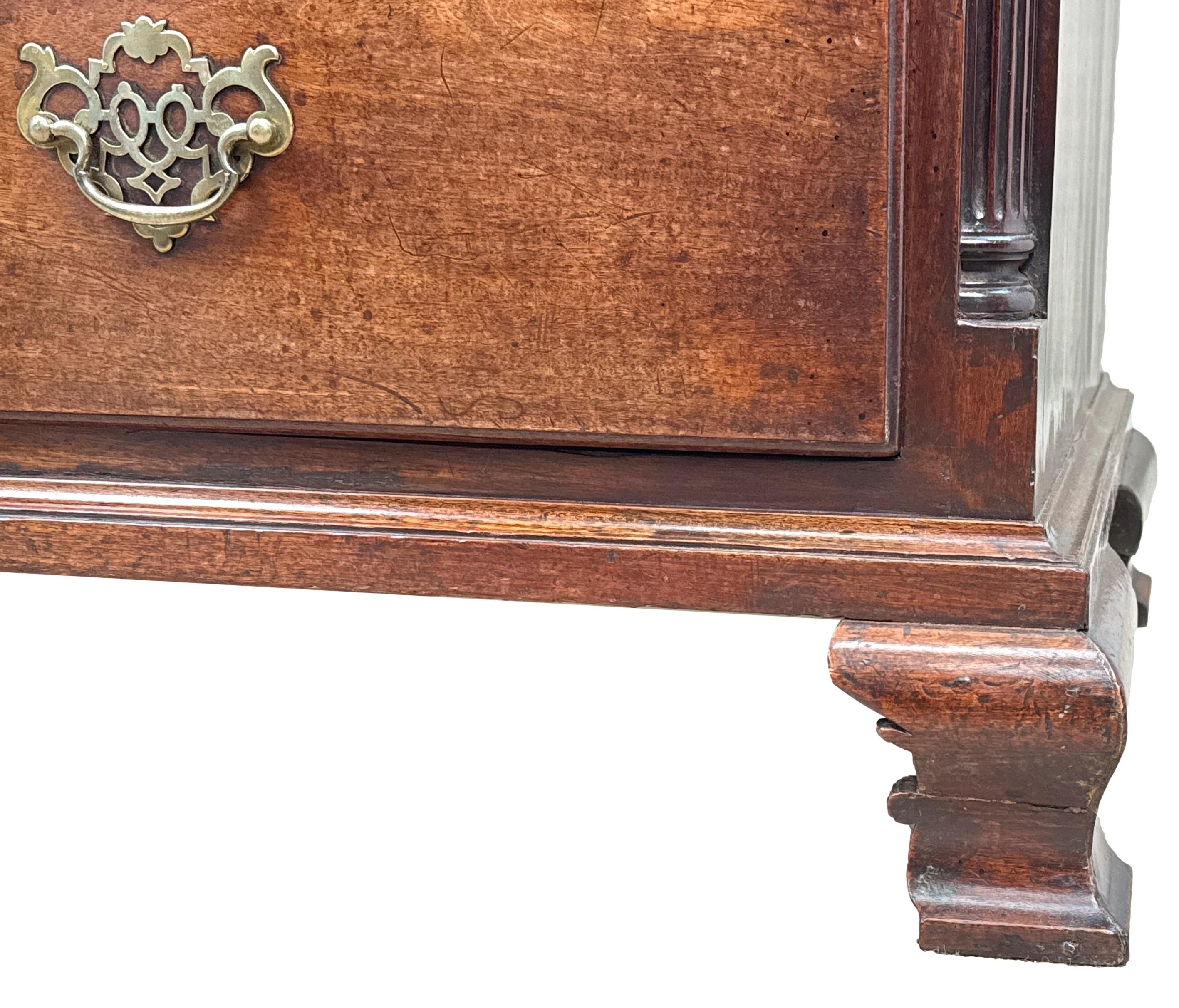 18th Century Mahogany Chippendale Chest On Chest en venta 5