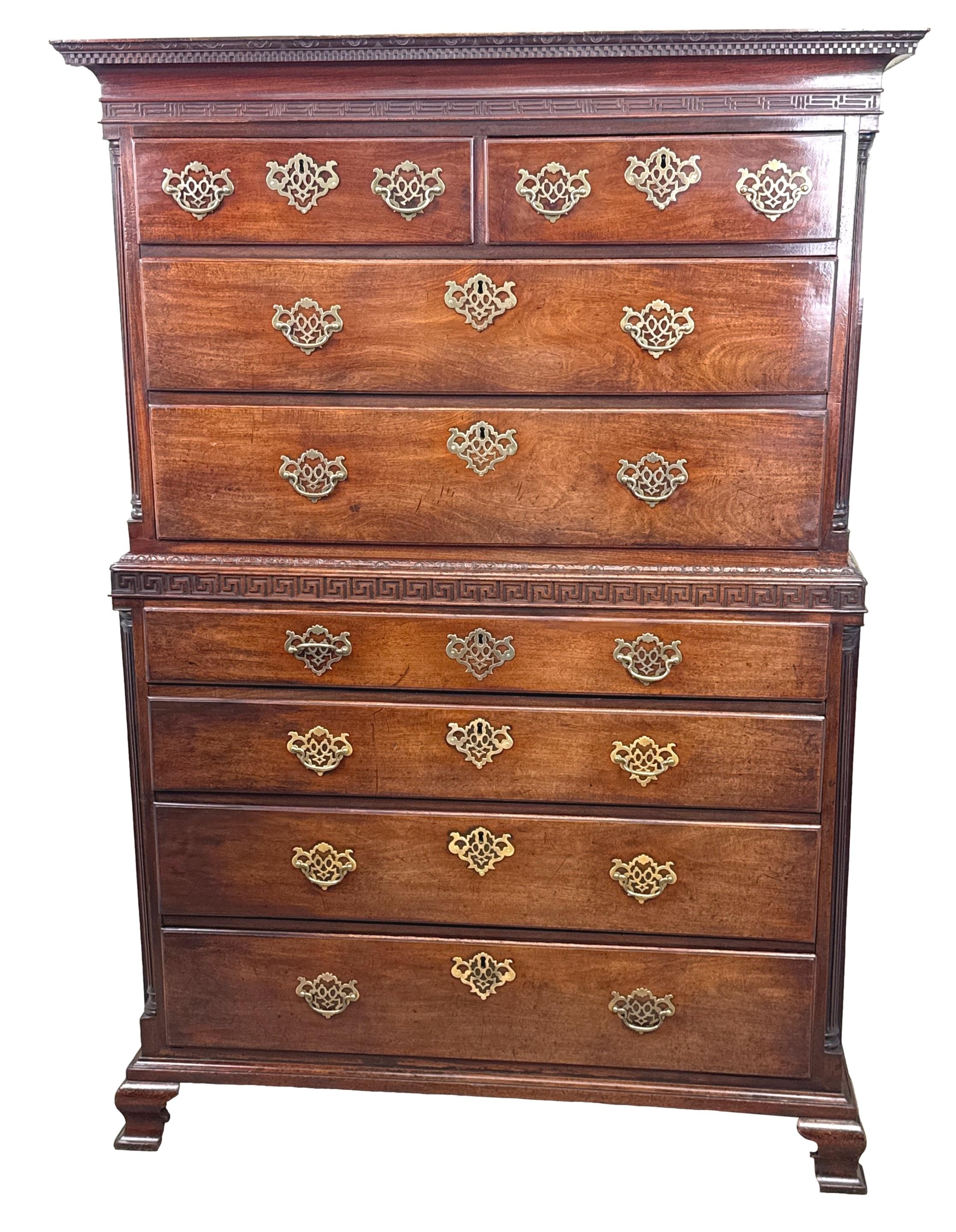 18th Century Mahogany Chippendale Chest On Chest en venta 7