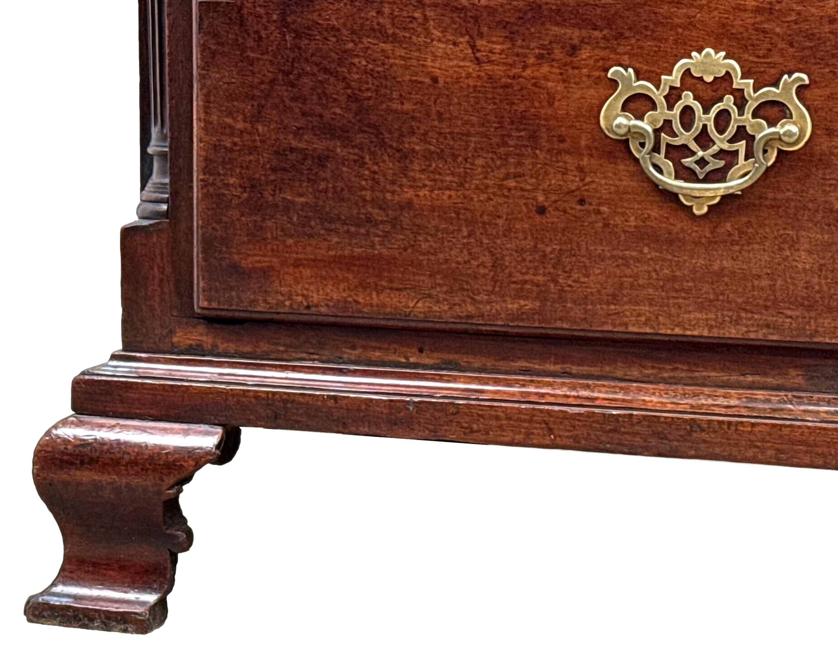 18th Century Mahogany Chippendale Chest On Chest Caoba en venta