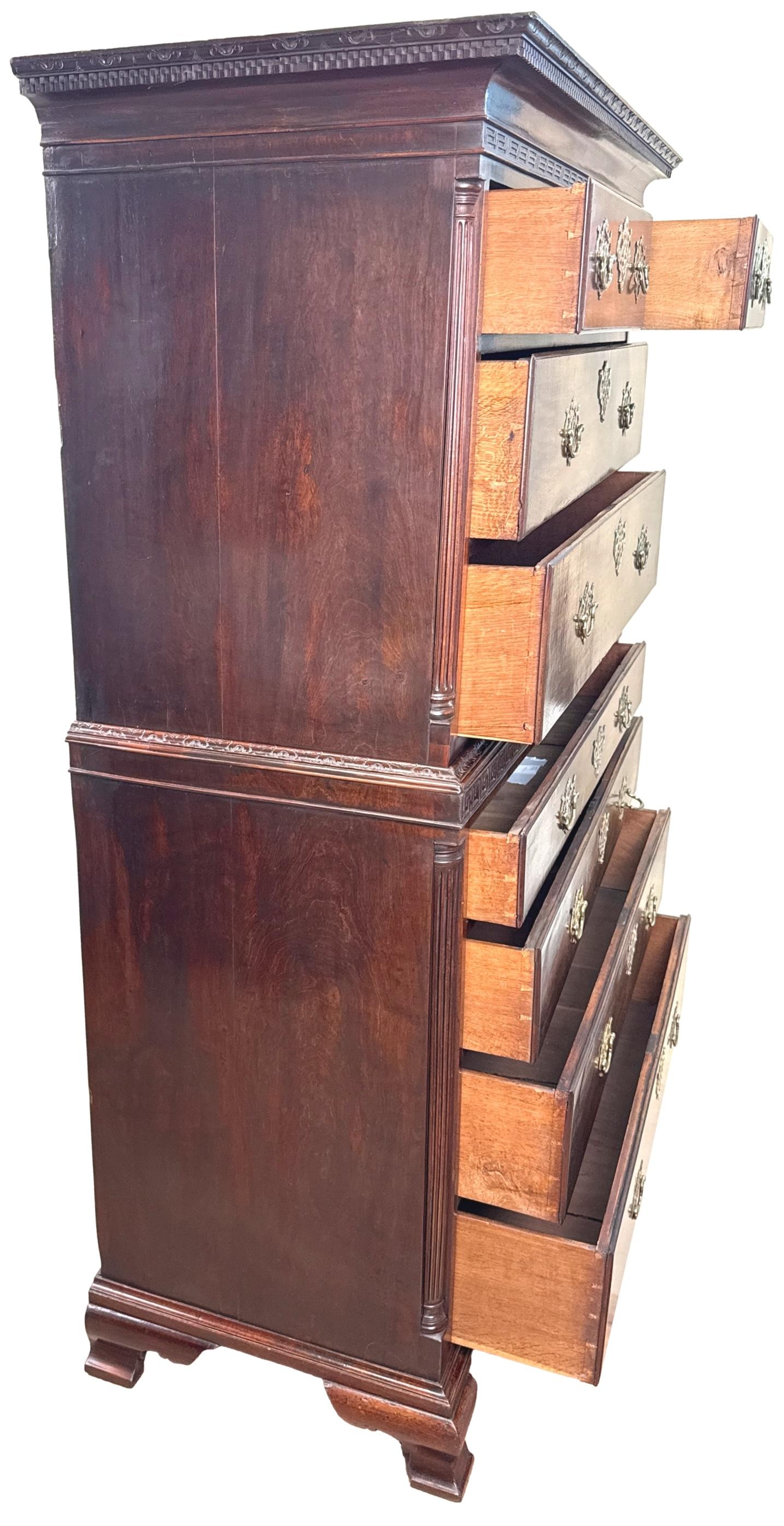 18th Century Mahogany Chippendale Chest On Chest en venta 2