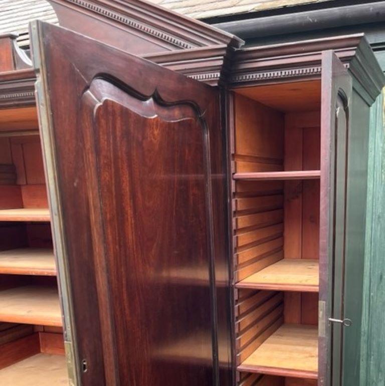 18th Century Mahogany Chippendale-Period Press Cupboard For Sale 1