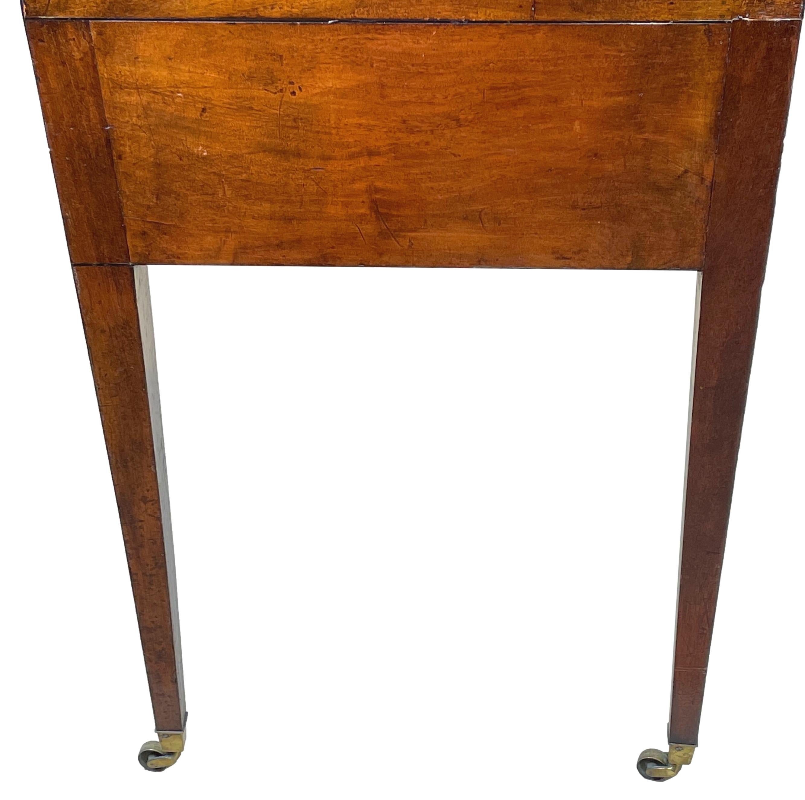 18th Century Mahogany Cylinder Desk For Sale 5
