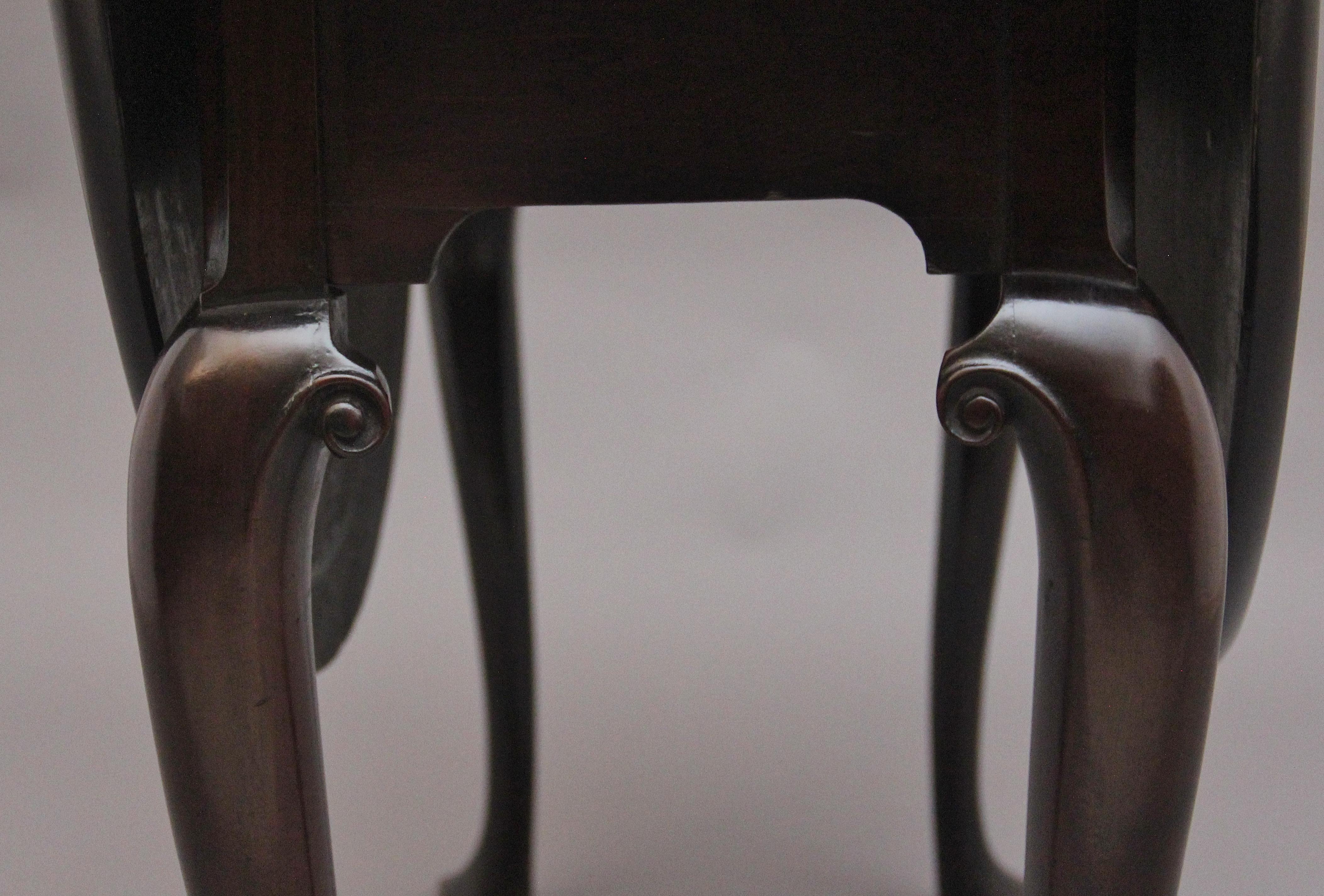 Fin du XVIIIe siècle Table à abattant en acajou du 18e siècle en vente