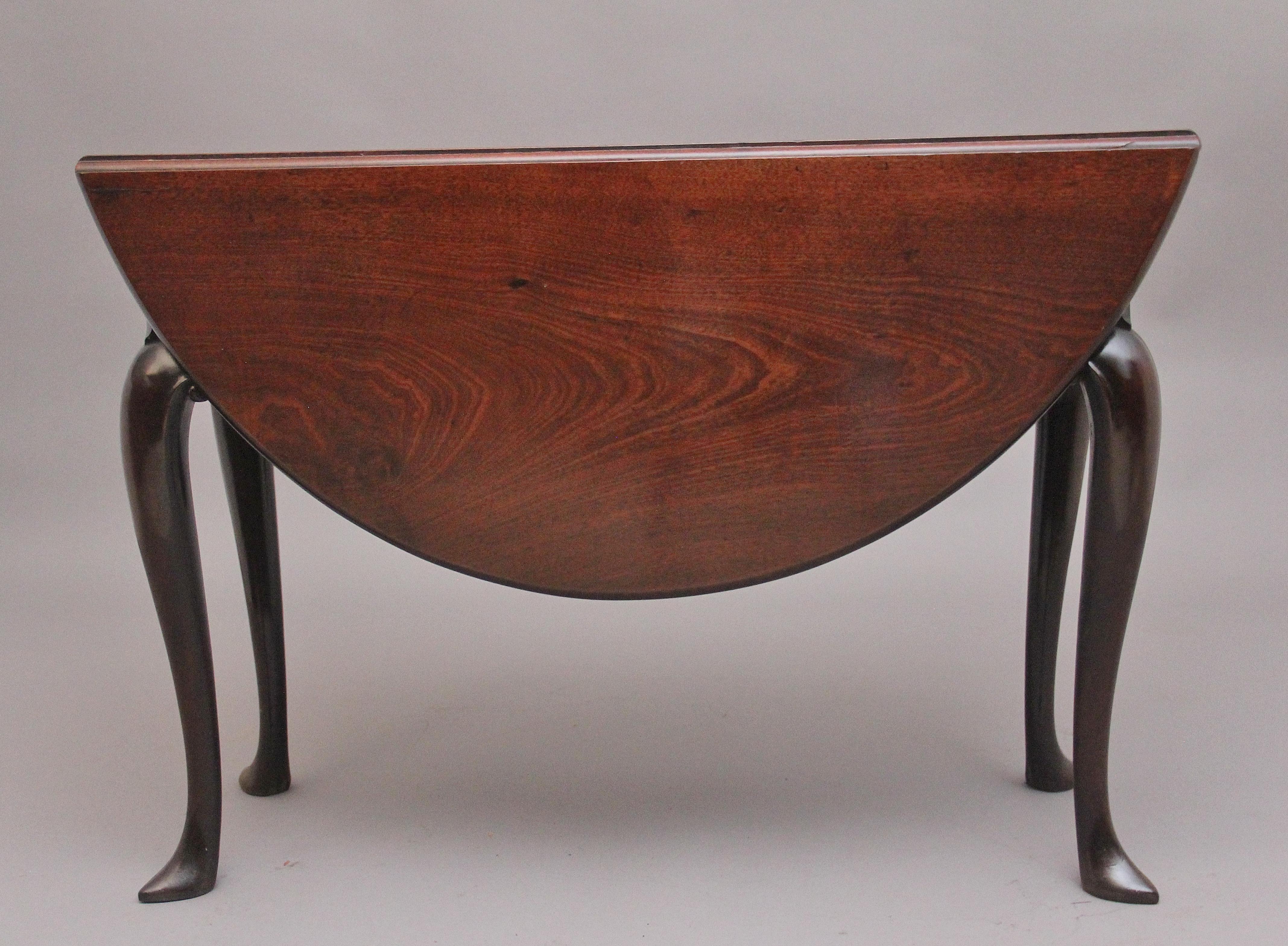 Acajou Table à abattant en acajou du 18e siècle en vente