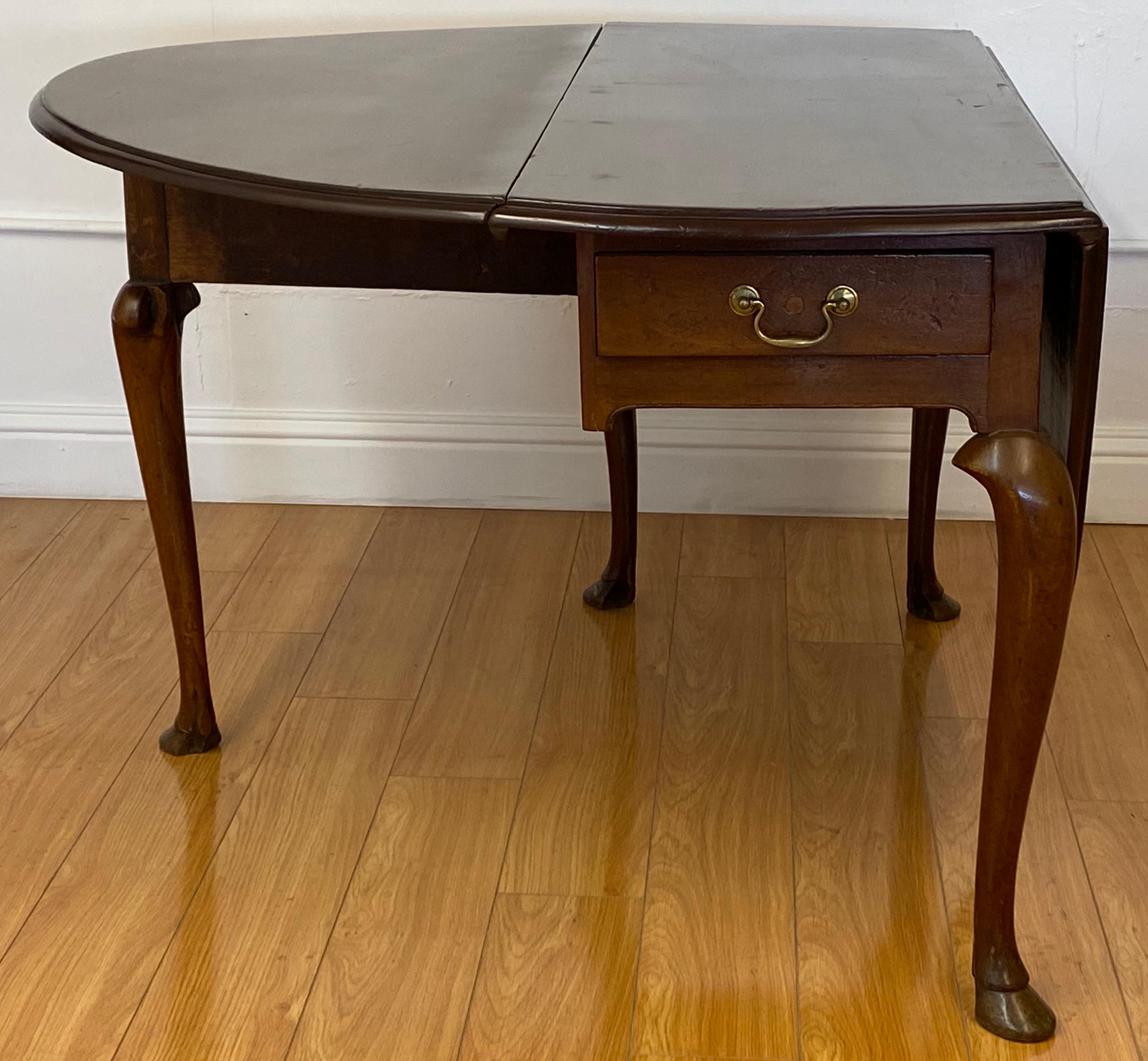 English 18th Century Mahogany Drop-Leaf Table with Hoof Feet For Sale