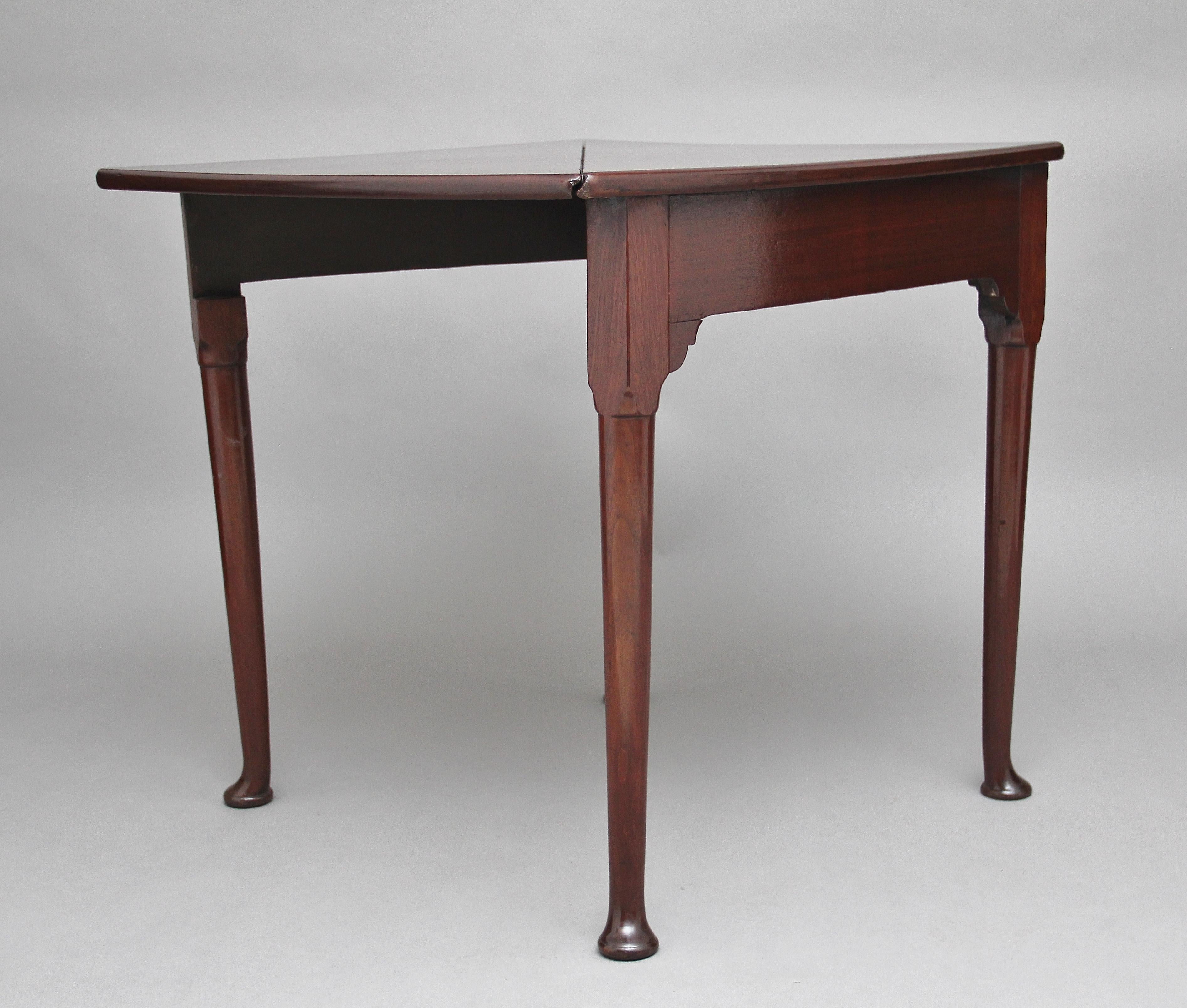 18th Century Mahogany Envelope Table In Good Condition In Martlesham, GB