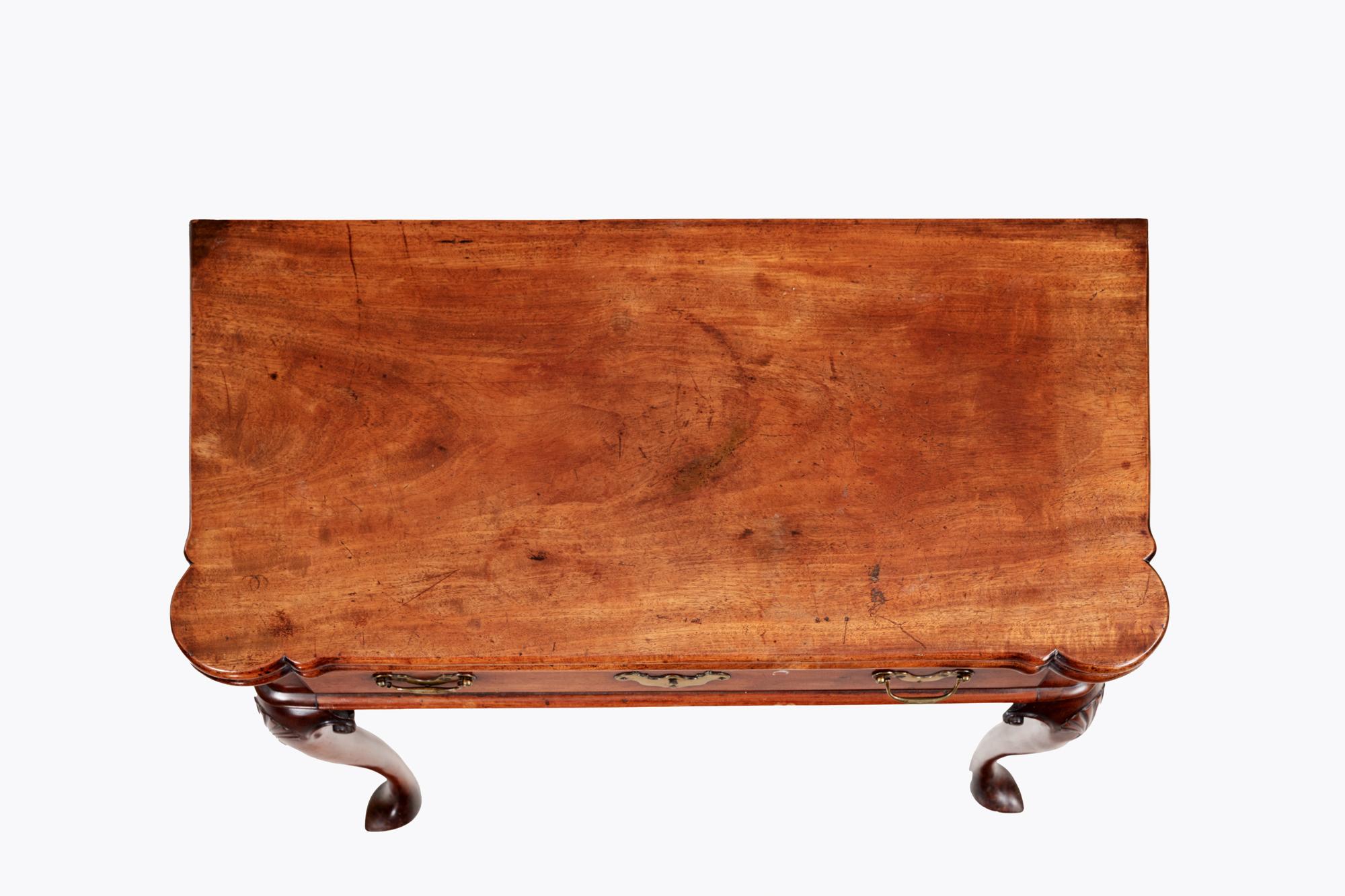 18th Century Mahogany Fold-Over Tea Table In Excellent Condition For Sale In Dublin 8, IE