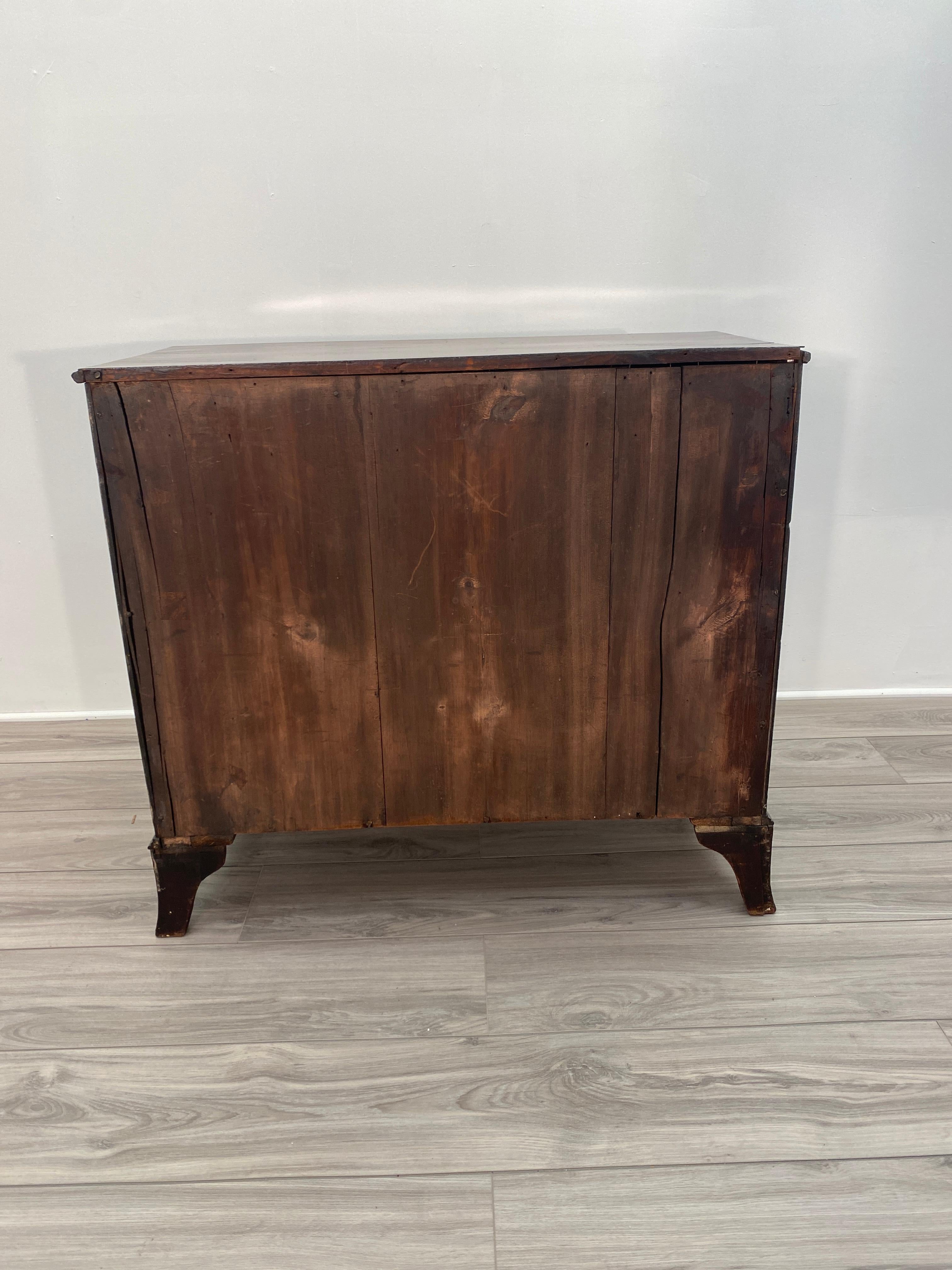 18th Century Mahogany George III Chest of Drawers 3