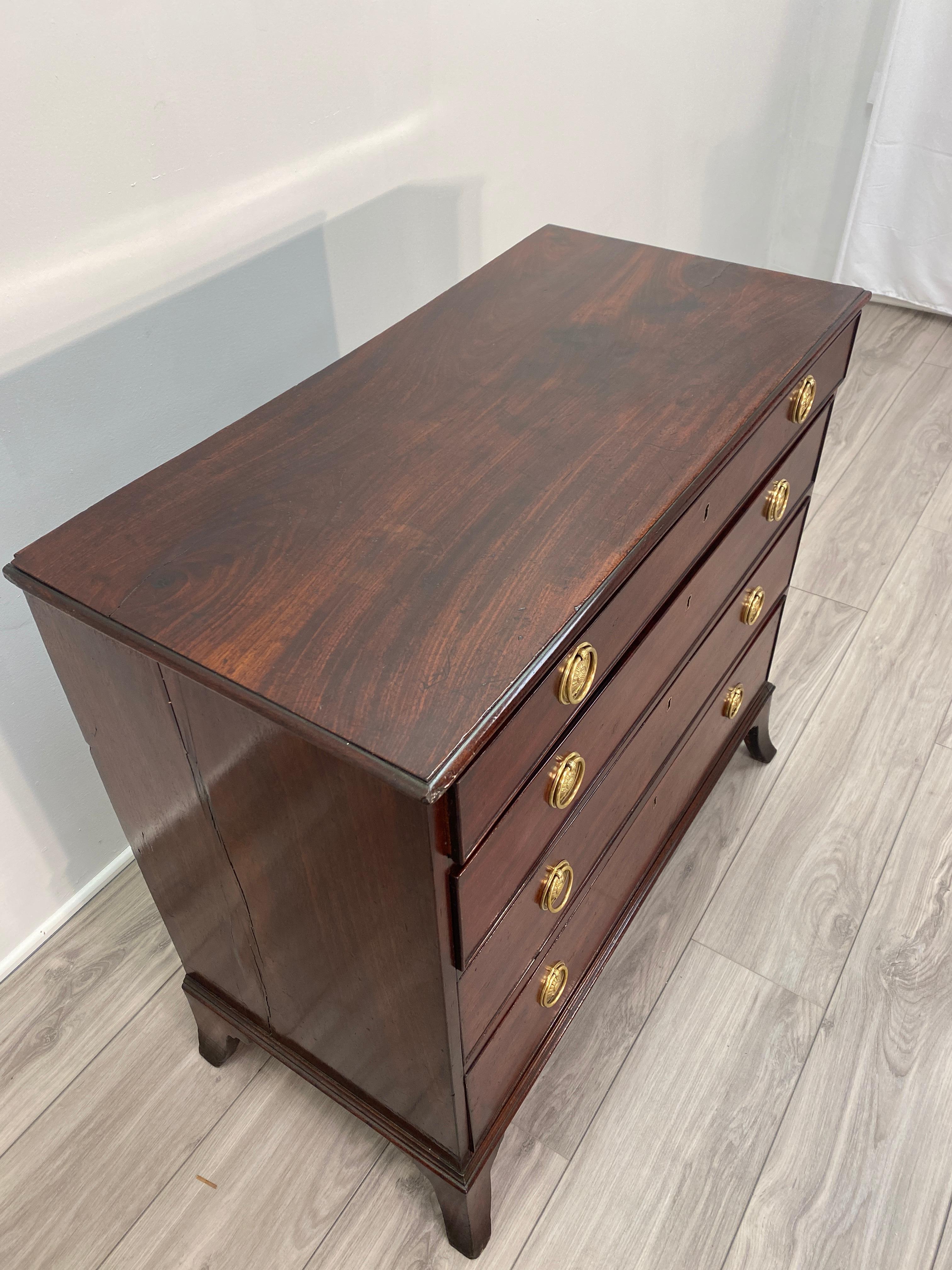 18th Century Mahogany George III Chest of Drawers 4