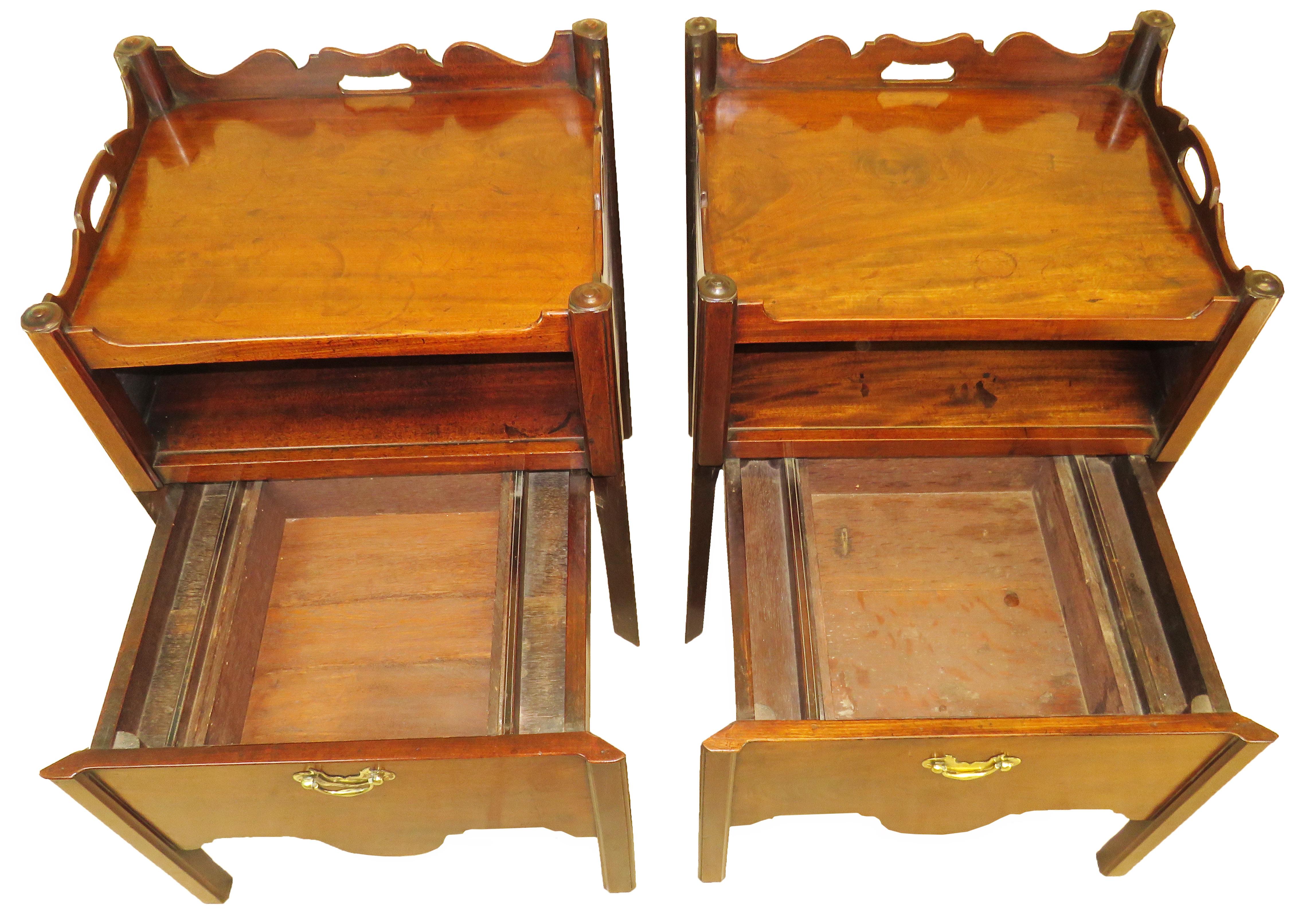 18th Century Mahogany Pair of Matched Bedside Night Tables S