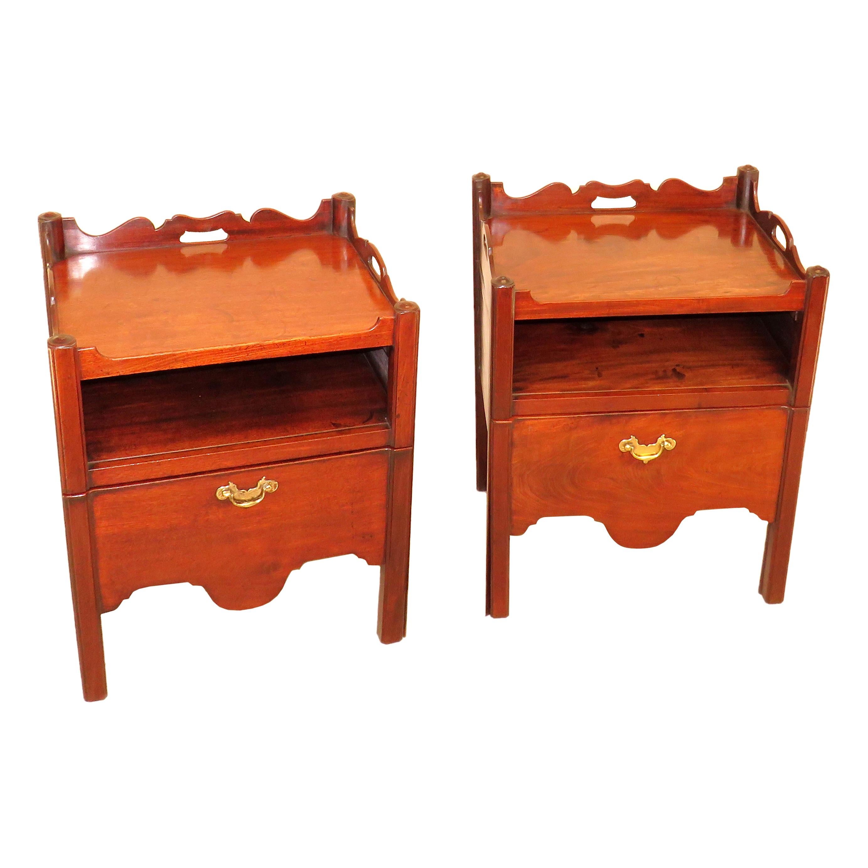 18th Century Mahogany Pair of Matched Bedside Night Tables S