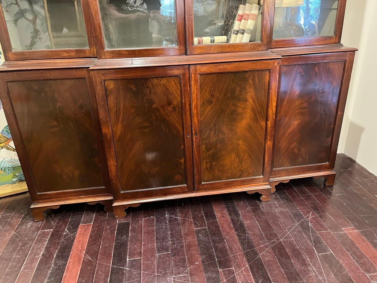 Giorgio III Mobile da biblioteca irlandese in mogano del XVIII secolo con vetro originale in vendita