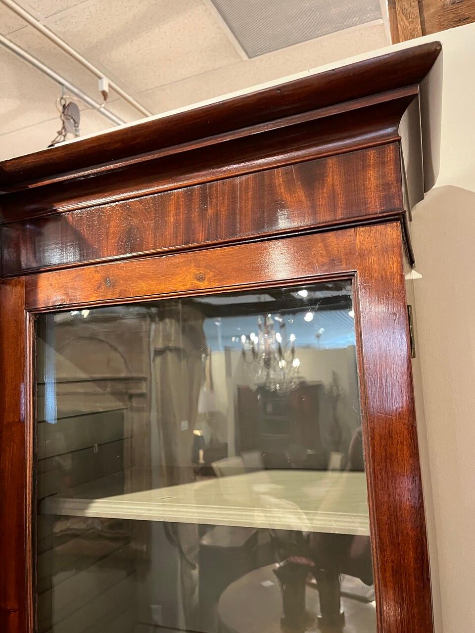Vetro Mobile da biblioteca irlandese in mogano del XVIII secolo con vetro originale in vendita
