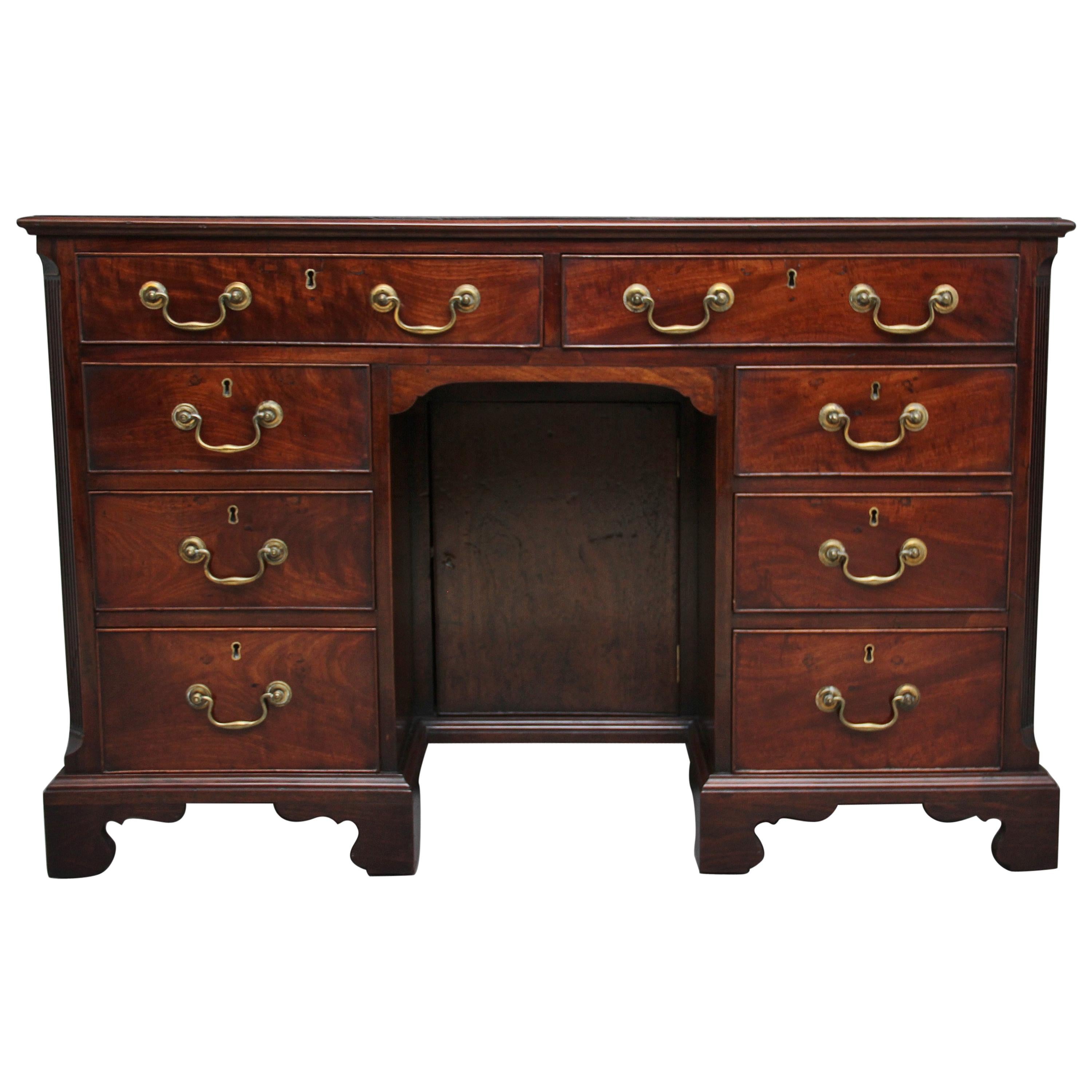 18th Century Mahogany Kneehole Desk For Sale