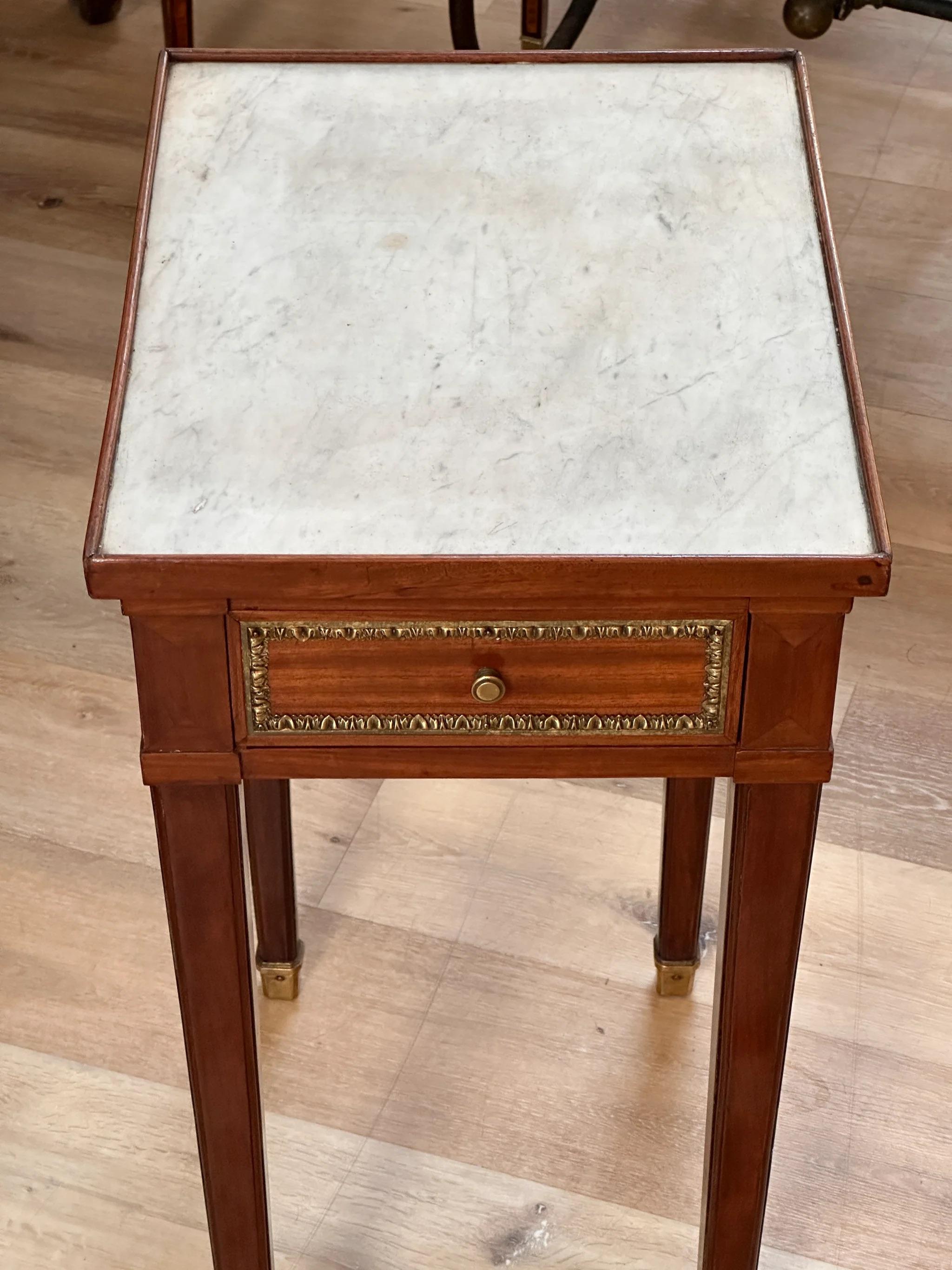 18th Century Mahogany Leleu Stamped Side Table, Louis XV Period In Good Condition For Sale In Charlottesville, VA