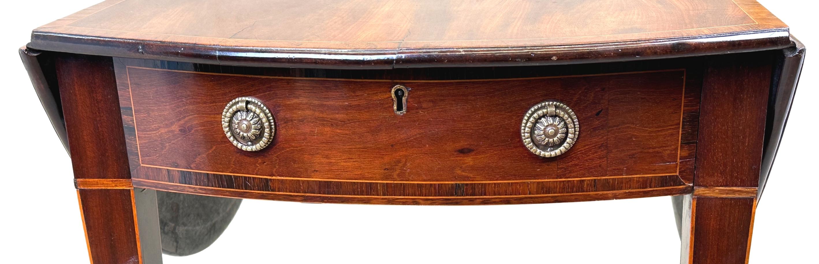Georgien Table ovale Pembroke en acajou du 18ème siècle en vente