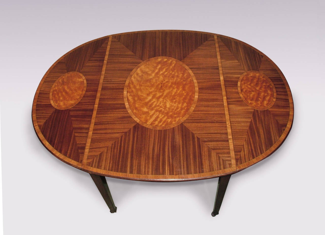 Britannique Table Pembroke ovale en acajou du XVIIIe siècle en vente