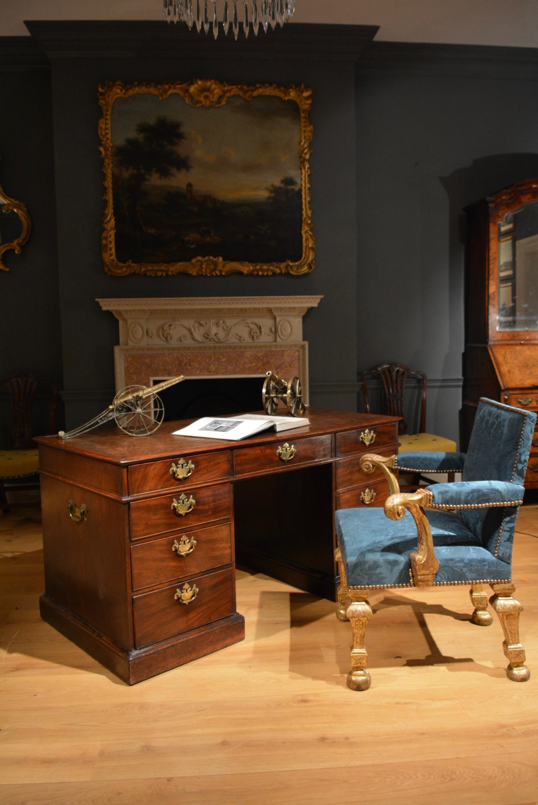 18th Century Mahogany Partners Desk For Sale 3