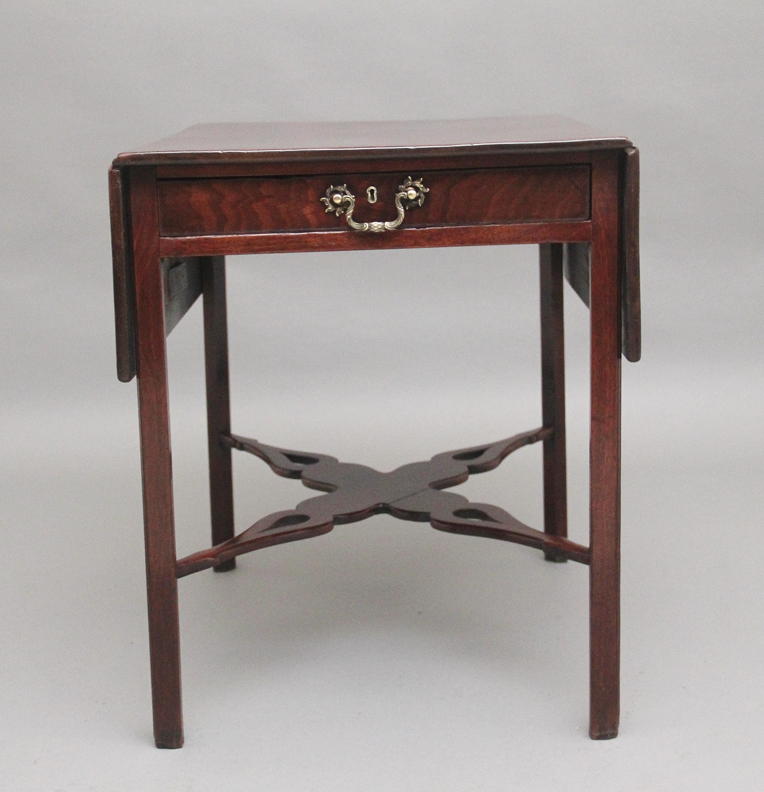 18th Century mahogany Pembroke table In Good Condition For Sale In Martlesham, GB