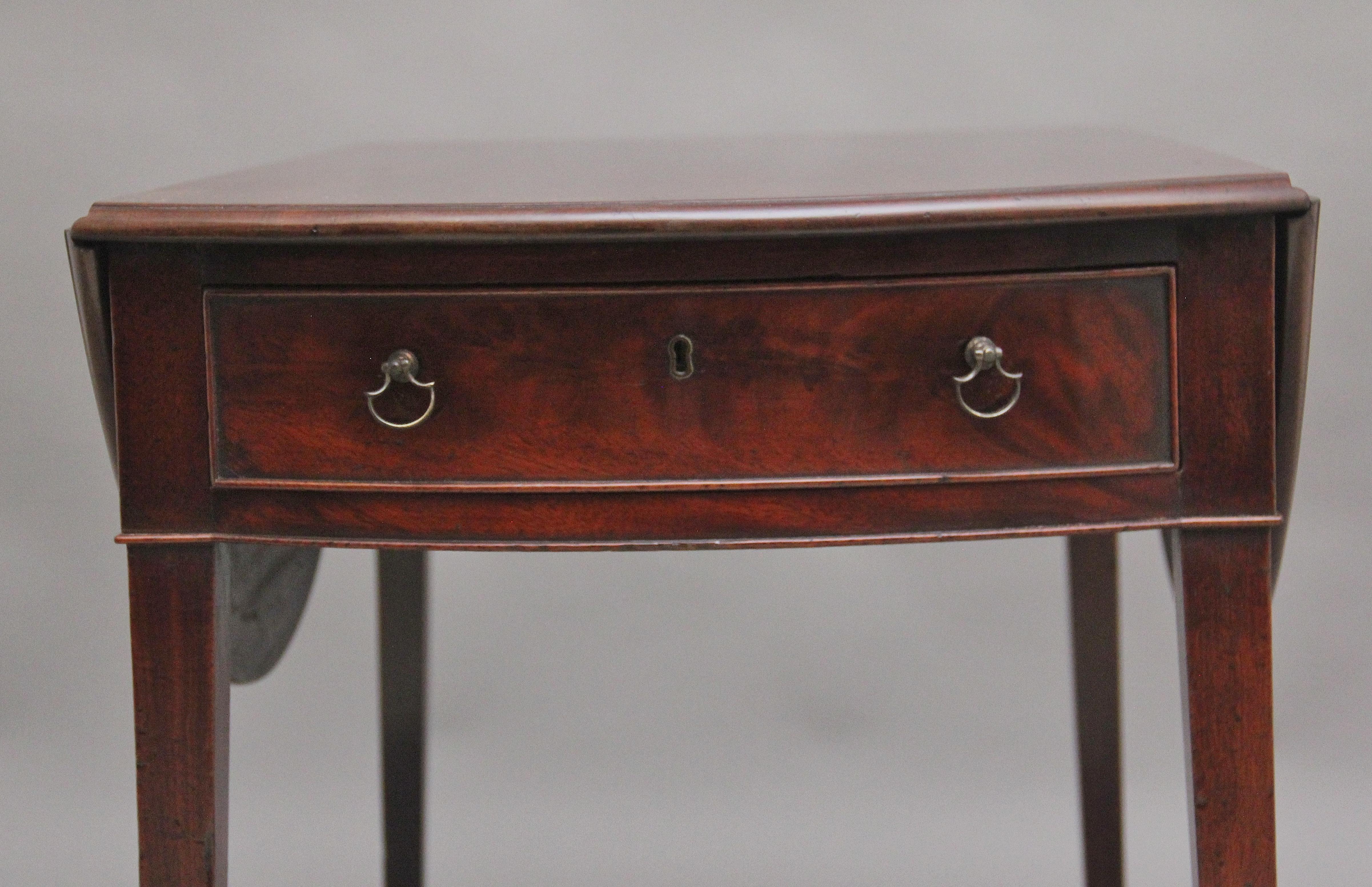 18th Century mahogany Pembroke table In Good Condition For Sale In Martlesham, GB
