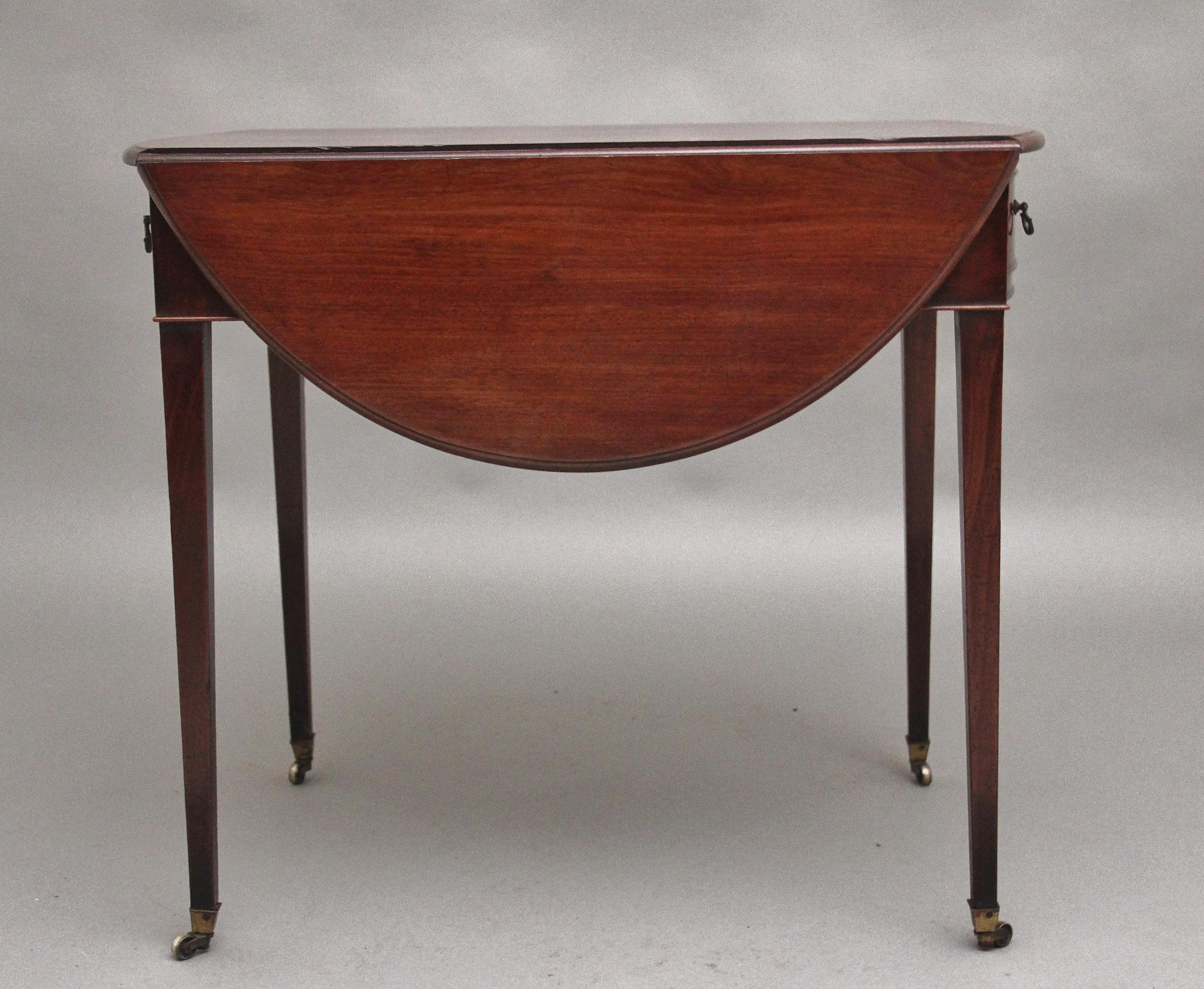 Mahagoni-Pembroke-Tisch aus dem 18. Jahrhundert (Spätes 18. Jahrhundert)