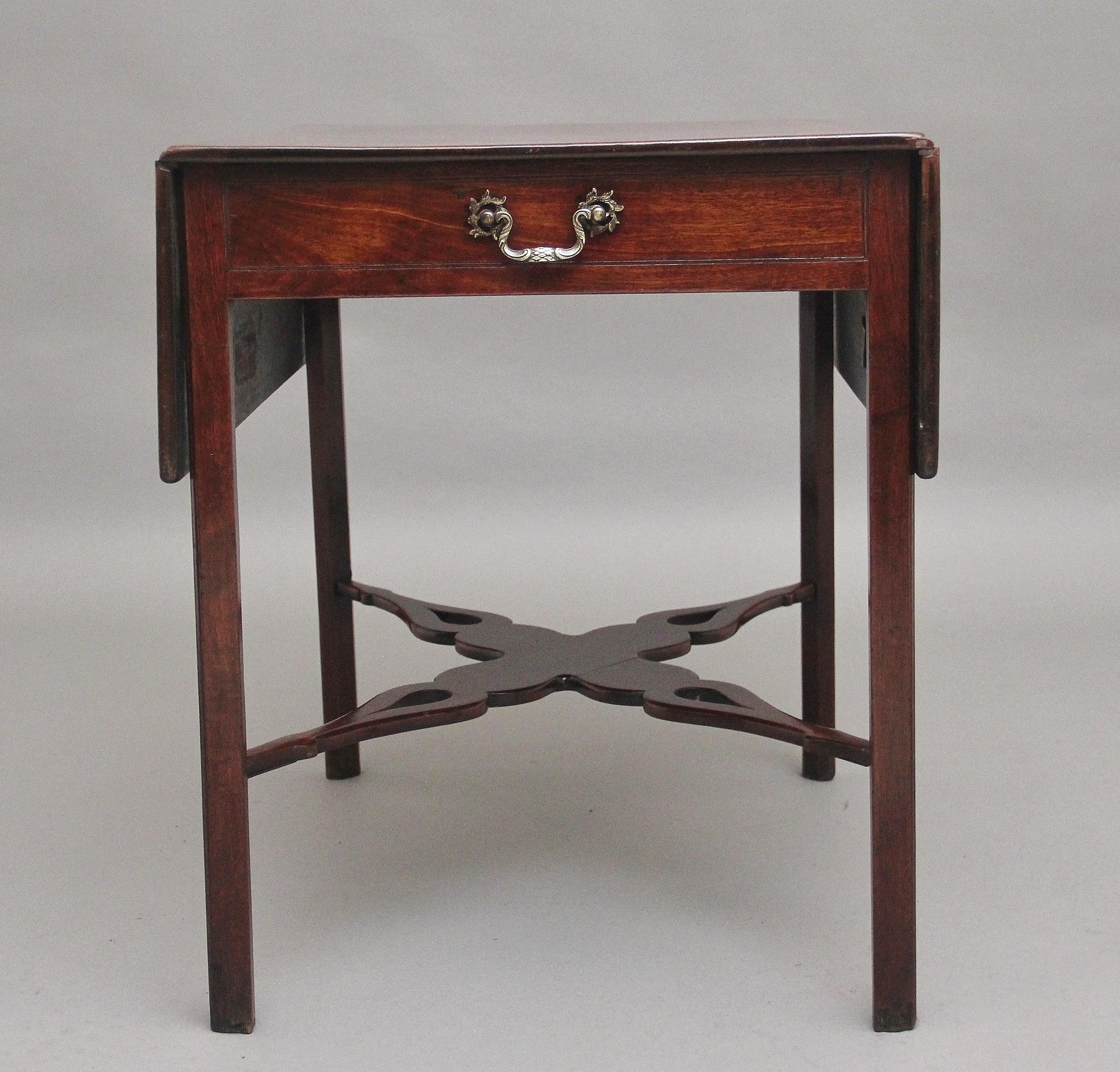 18th Century mahogany Pembroke table 1