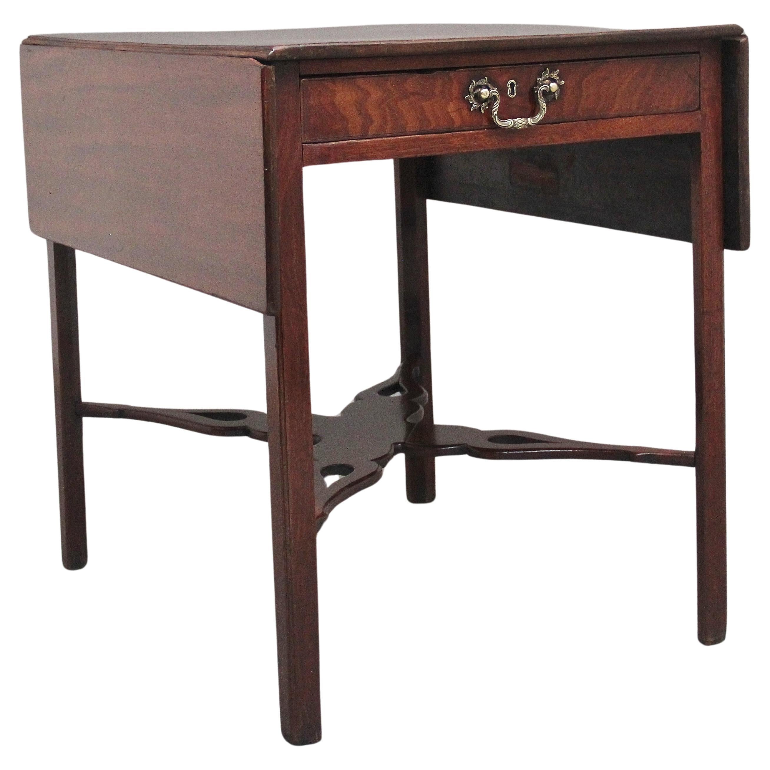 Table Pembroke en acajou du 18e siècle en vente
