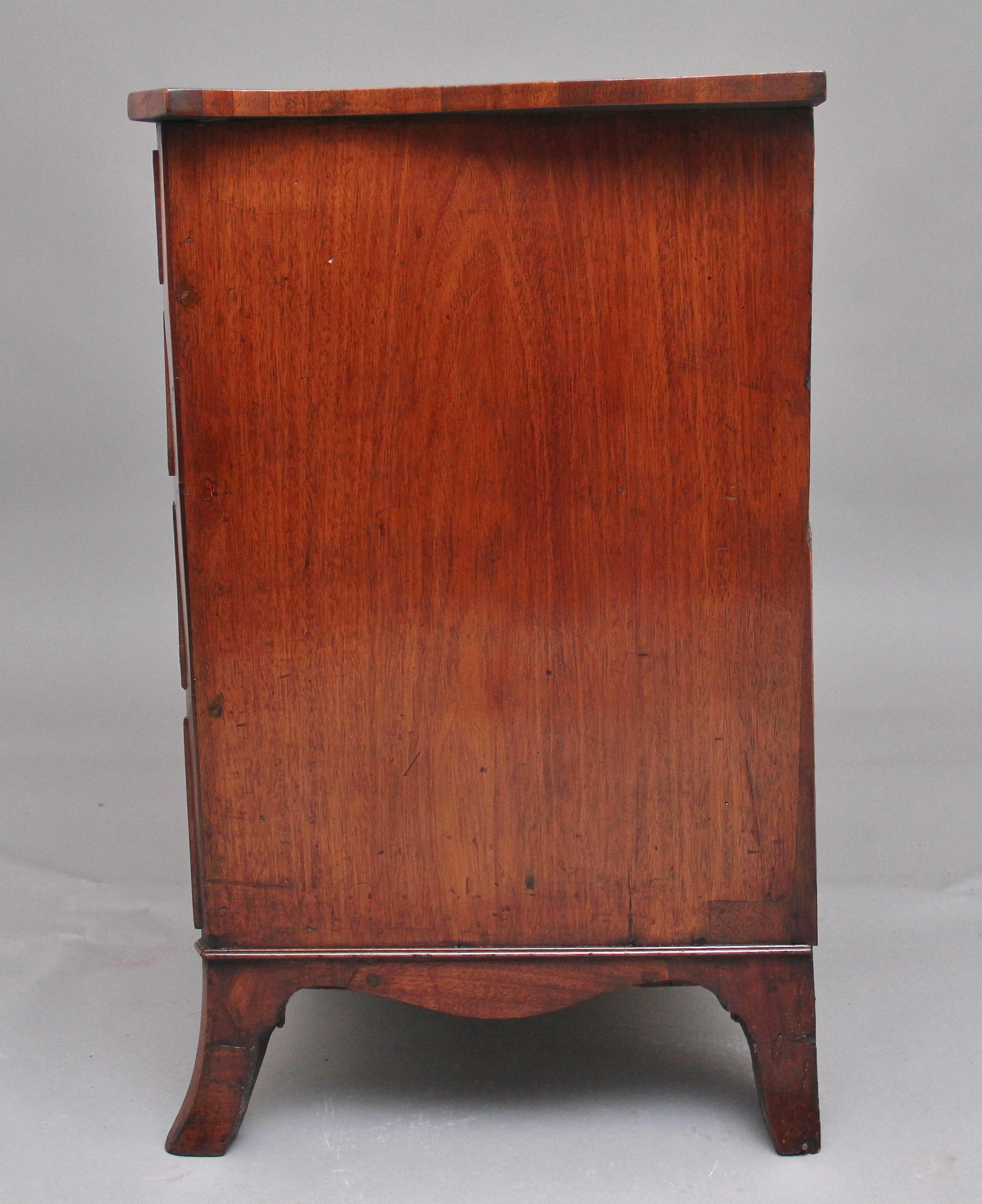 Late 18th Century 18th Century Mahogany Serpentine Chest For Sale