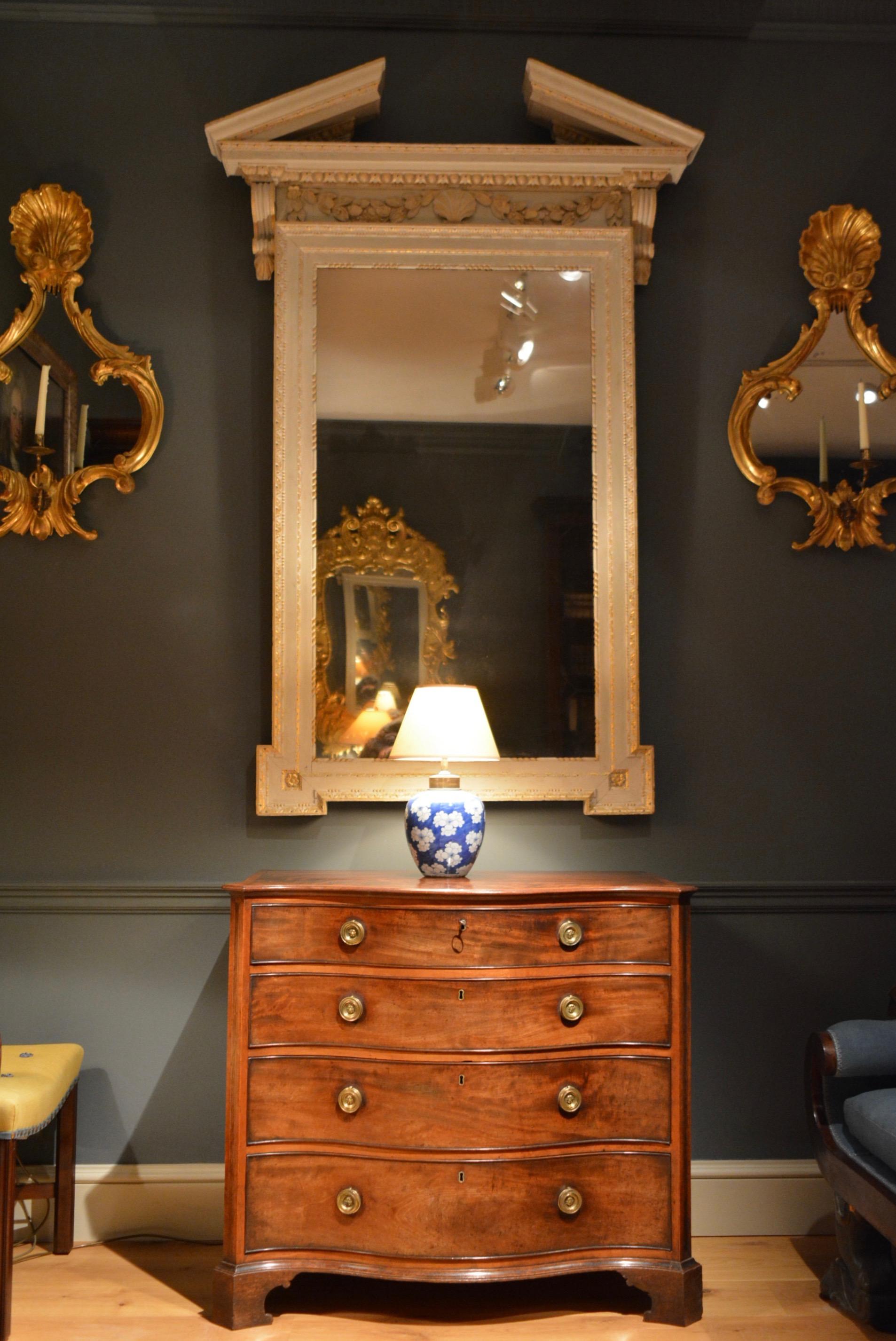 18th Century Mahogany Serpentine Four-Drawer Chest of Drawers (Spätes 18. Jahrhundert) im Angebot