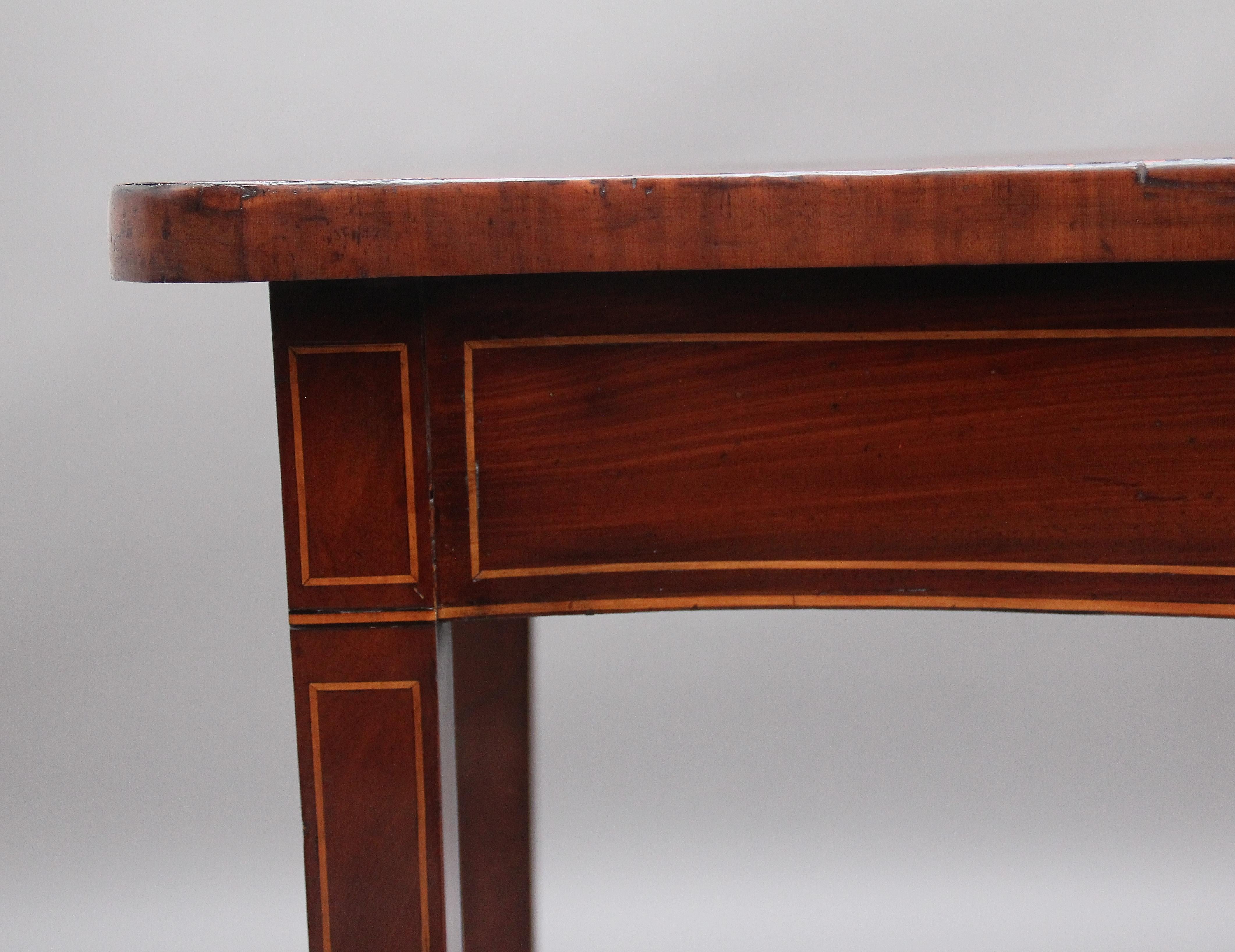 Georgian 18th Century Mahogany Serpentine Serving Table For Sale