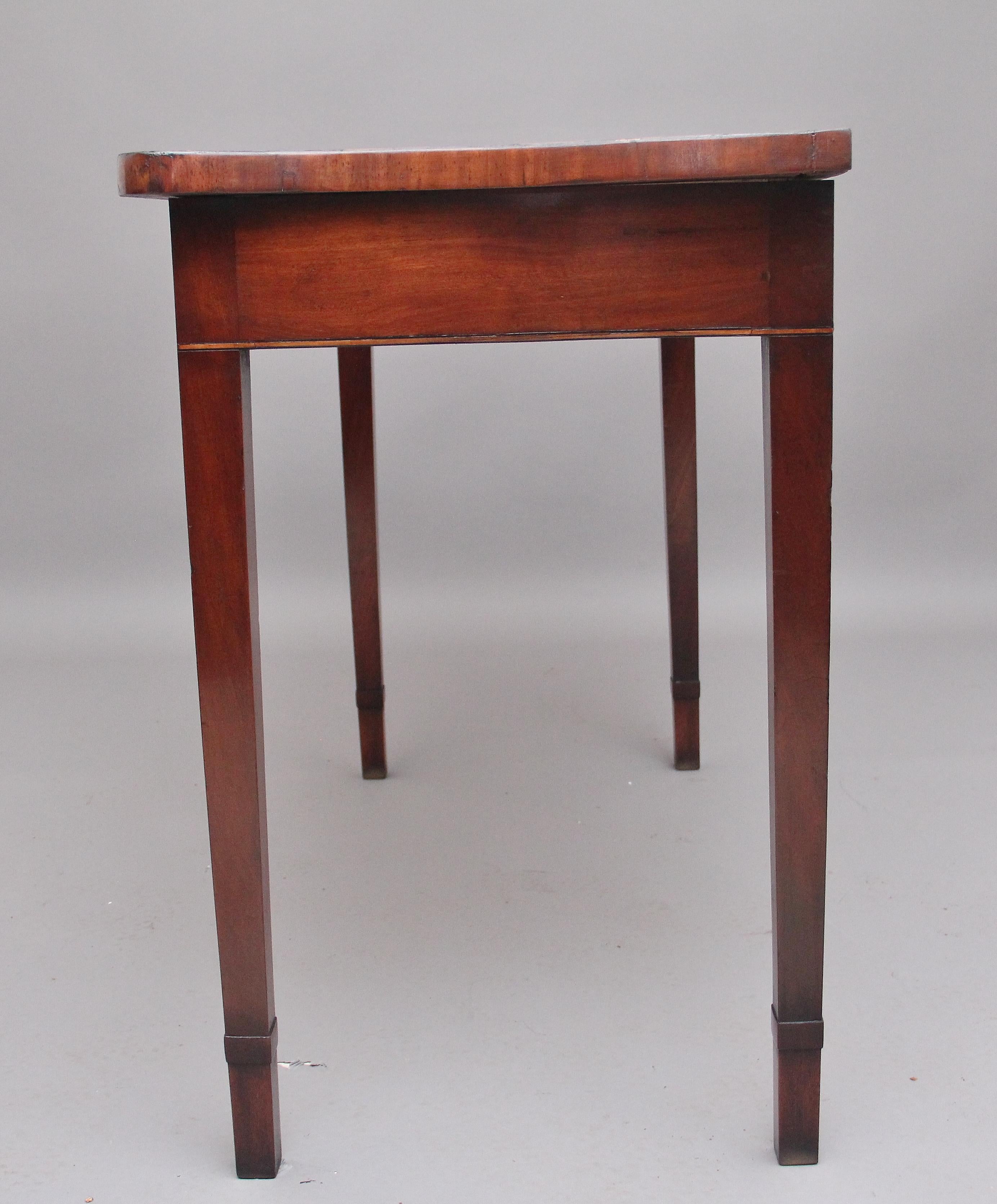 Late 18th Century 18th Century Mahogany Serpentine Serving Table For Sale