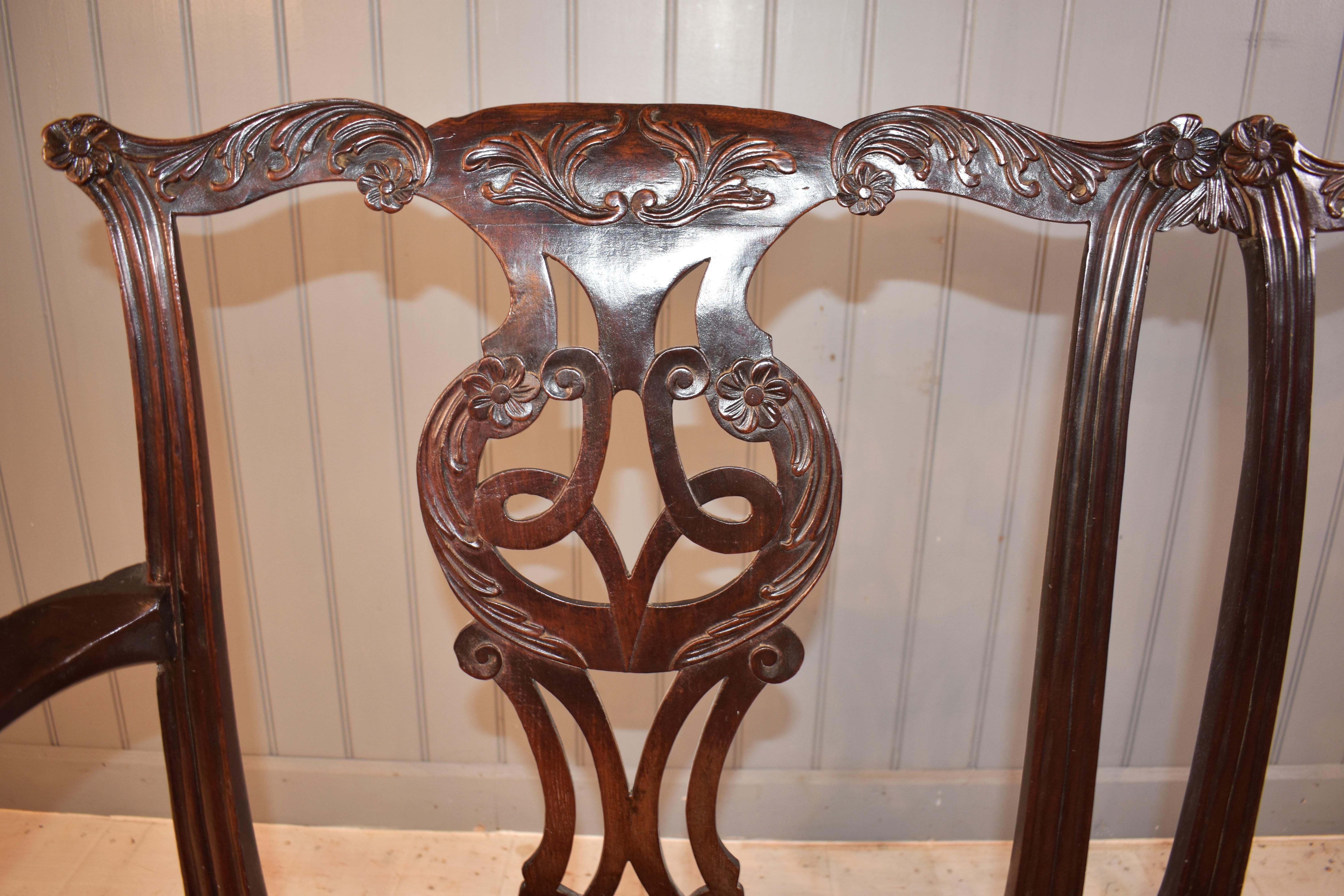 Mid-18th Century 18th century mahogany settee For Sale